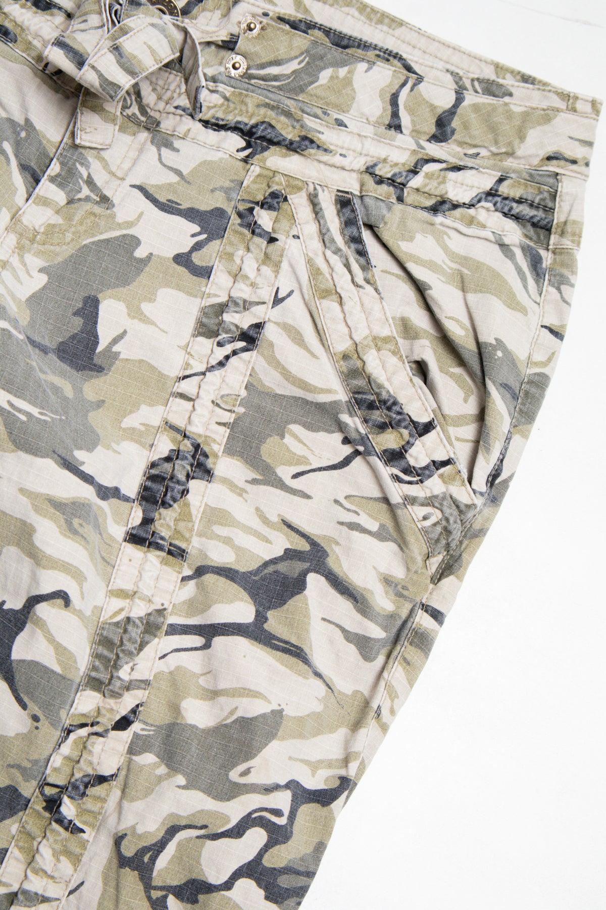 #077 Roxy Jeans Co Capris Beige | c. 209 | Size 10/12