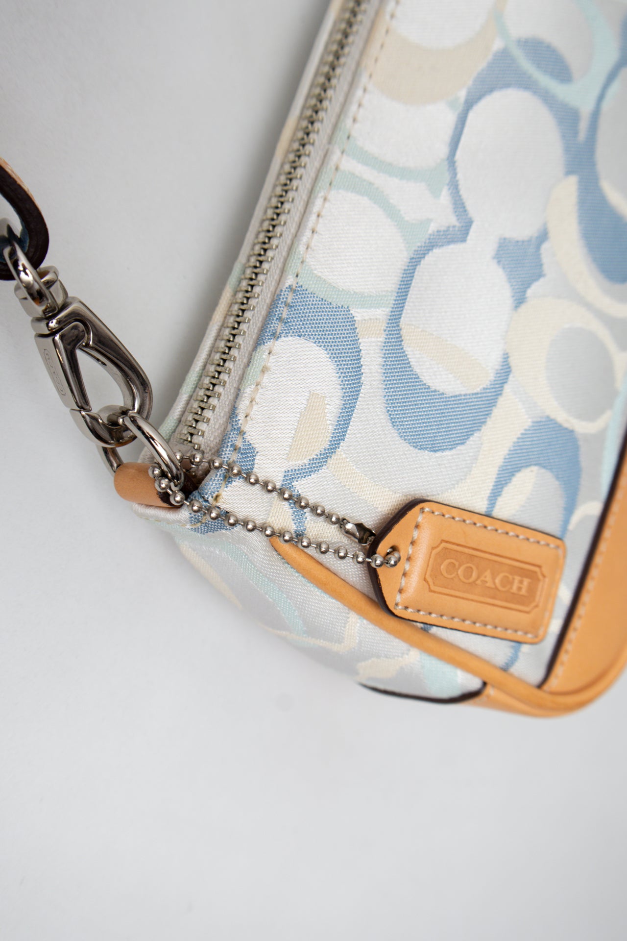 #187 Coach Shoulder Bag White | c. 200 | Size