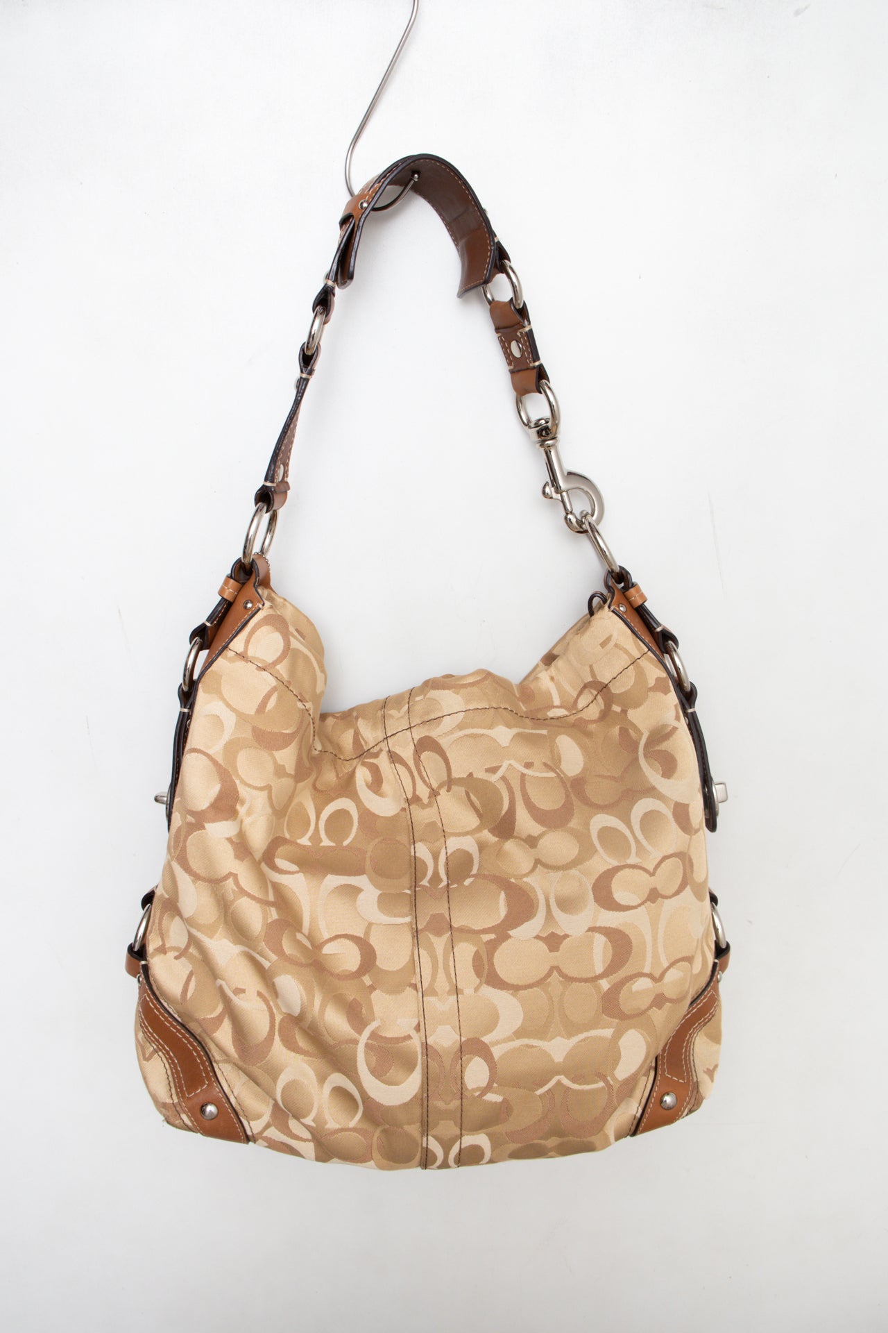 #195 Coach Shoulder Bag Beige | c. 195 | Size
