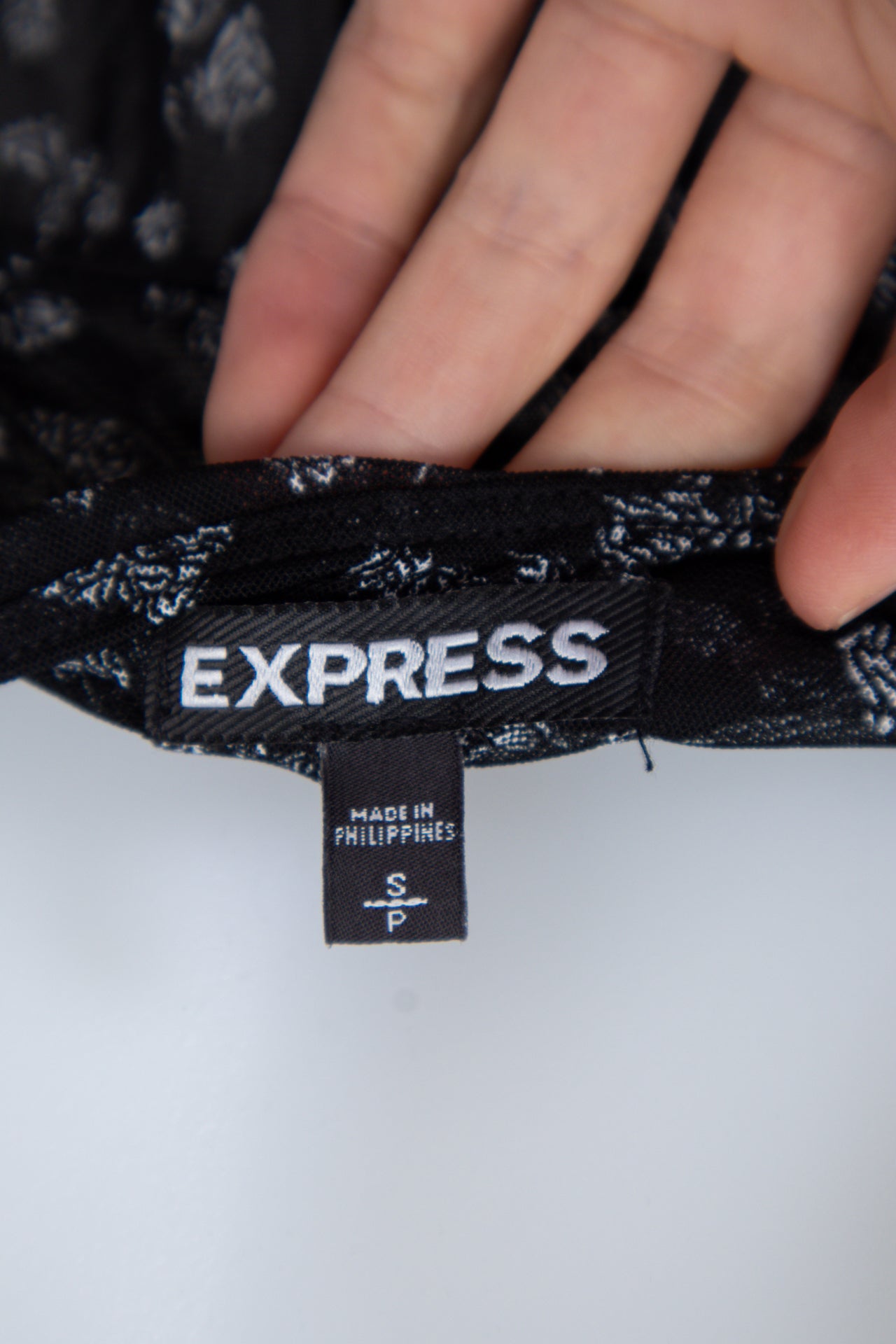 #044 Express Cami Top Black | c. 200 | Size 8