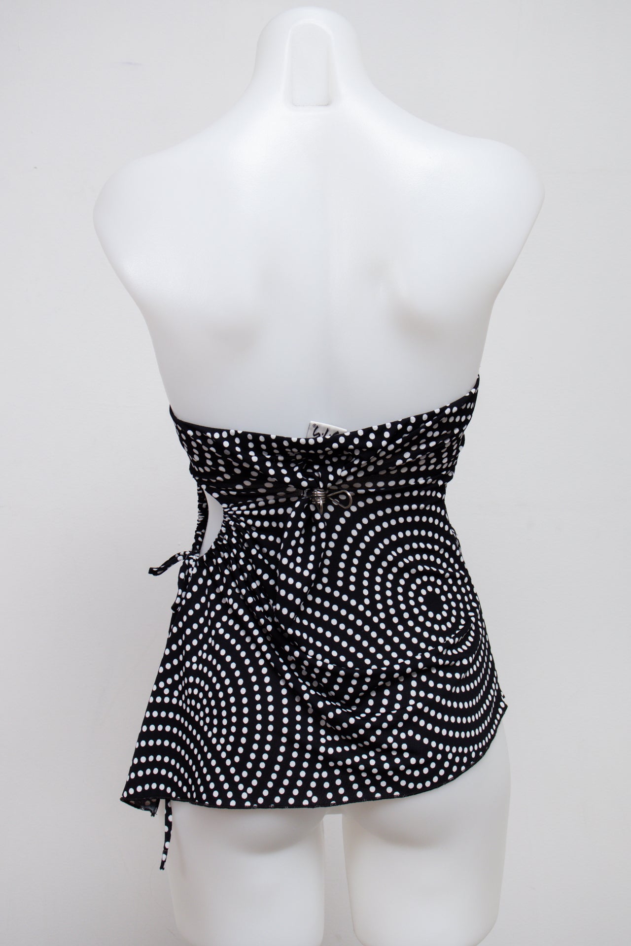 #001 3.7.9 Top Black | c. 213 | Size 8