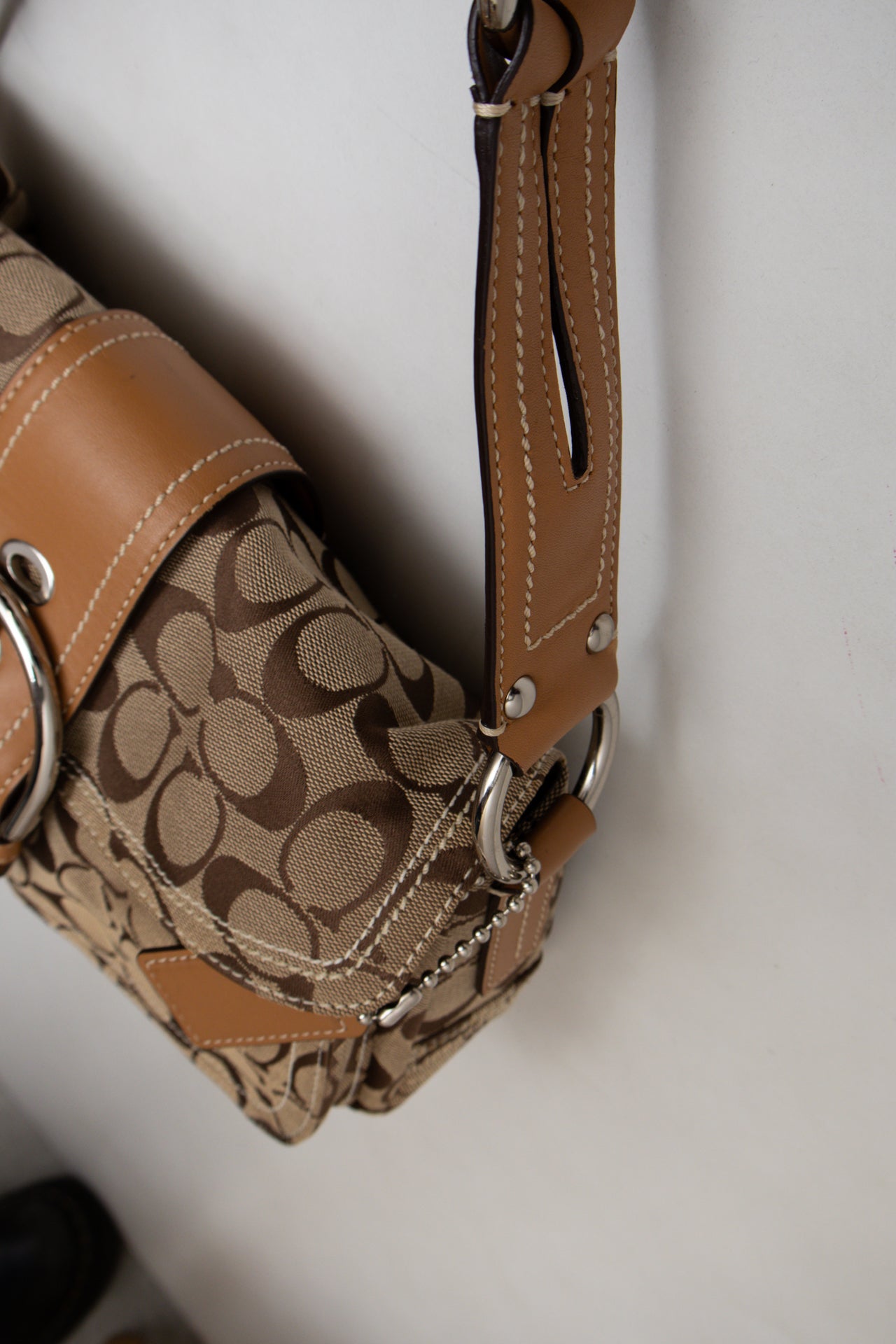 #196 Coach Shoulder Bag Brown | c. 196 | Size