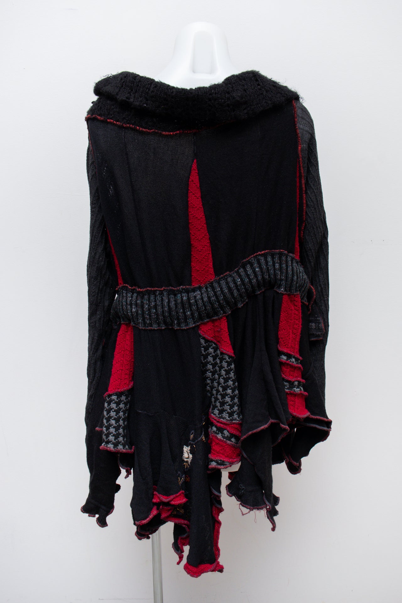 #117 Top Black | c. 192 | Size 8