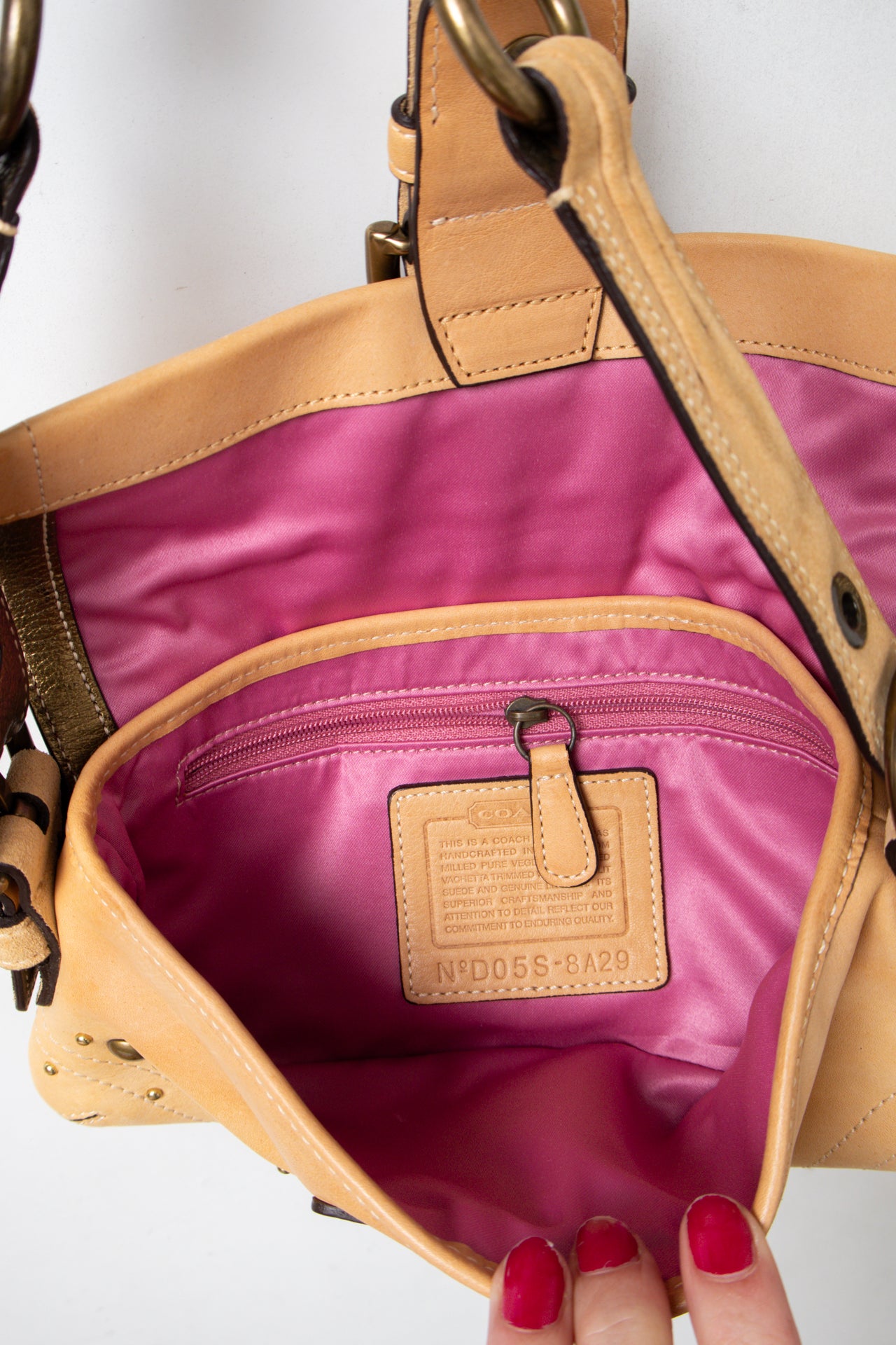 #168 Coach Bag Beige | c. 214 | Size