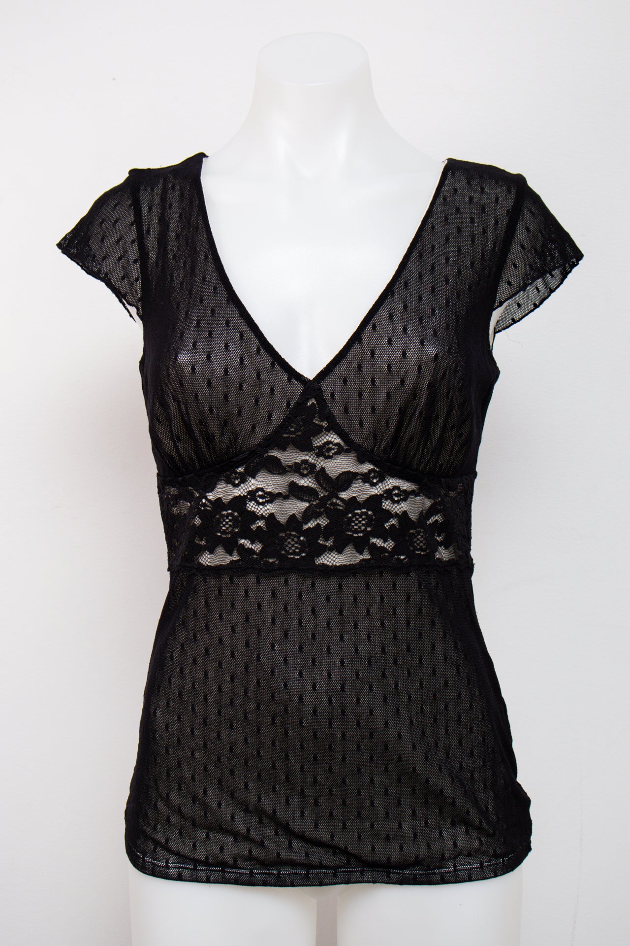 #145 White House Black Market Camisole Top Black | c. 206 | Size 6