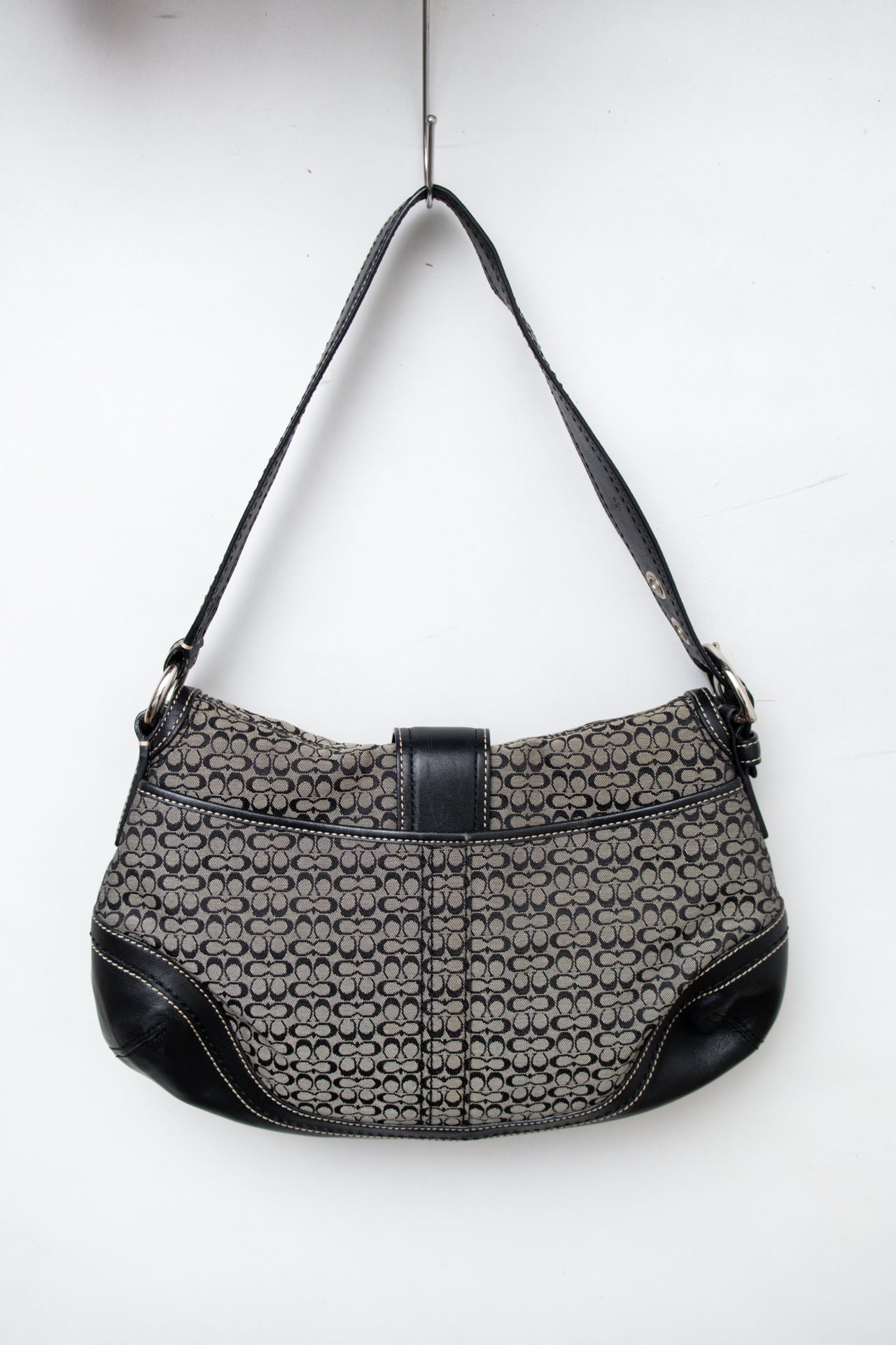 #214 Coach Shoulder Bag Black | c. 199 | Size