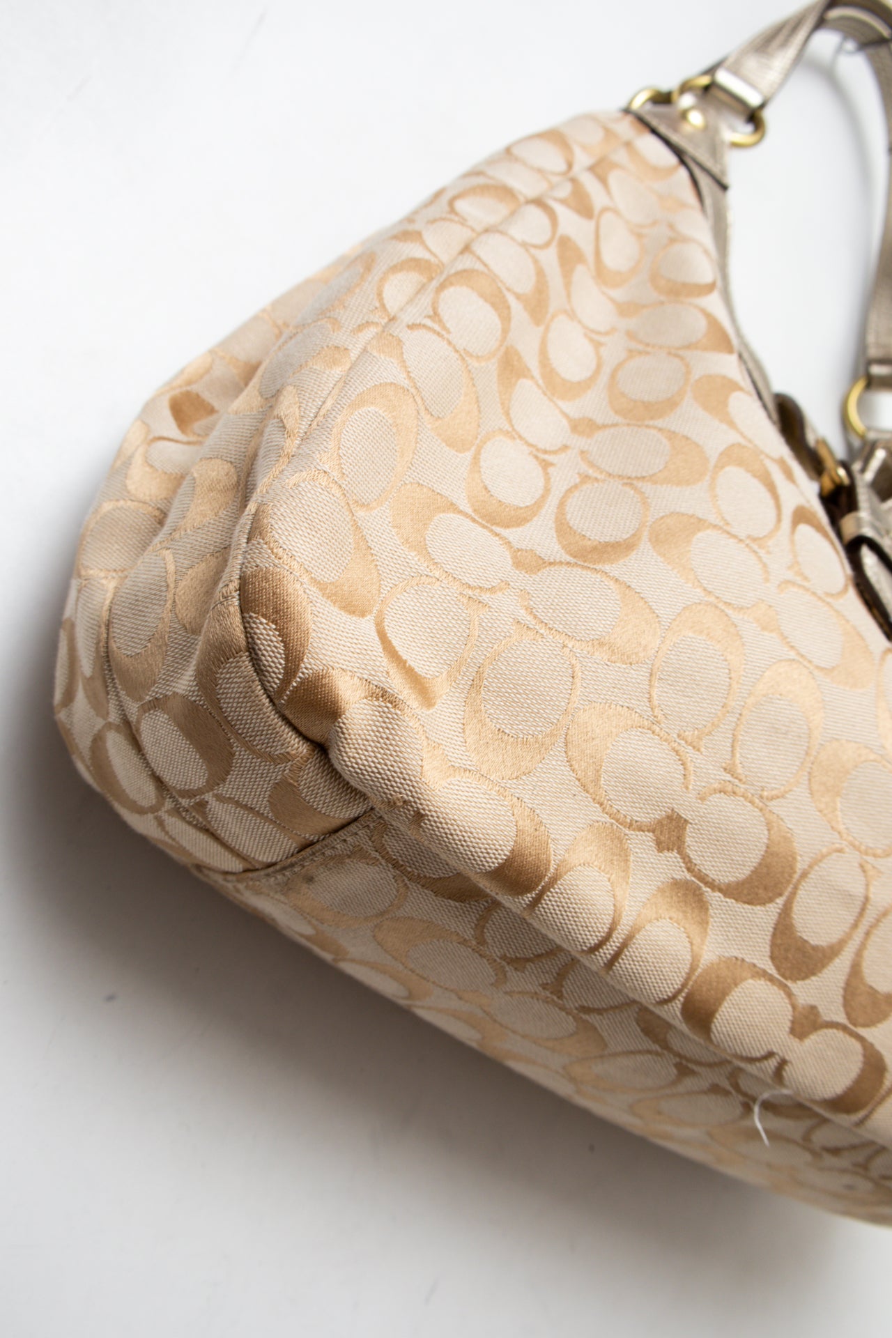 #202 Coach Shoulder Bag Beige | c. 203 | Size