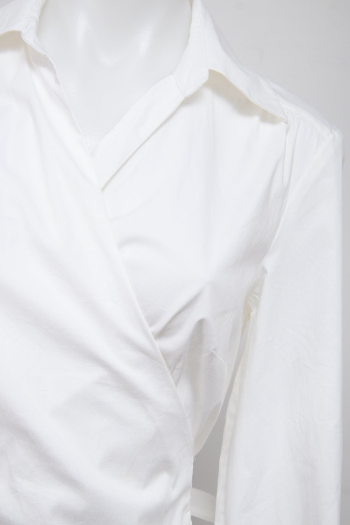 #044 Ann Taylor Long Sleeve White | c. 209 | Size 6