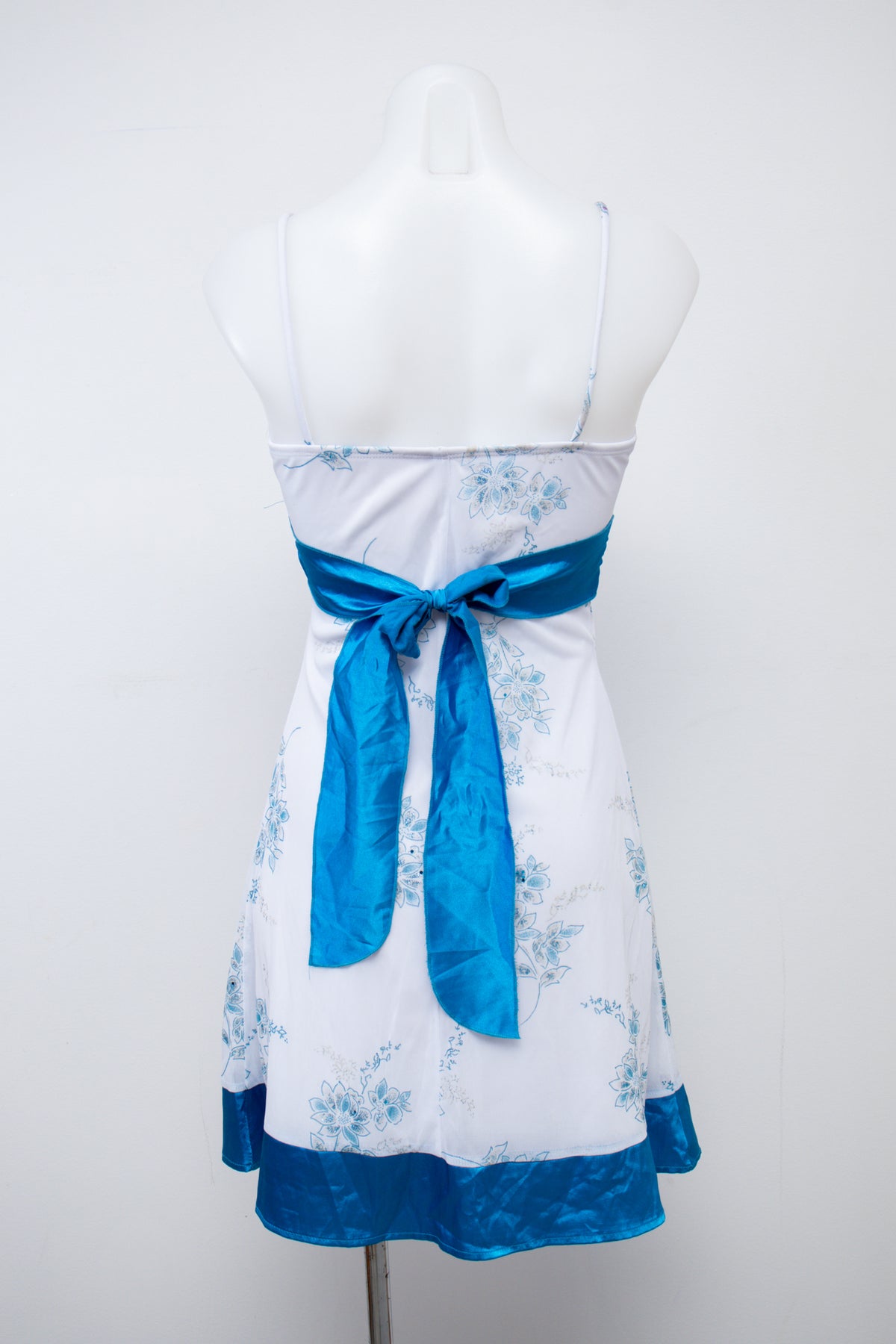 #131 Taboo Camisole Dress White | c. 207 | Size 6