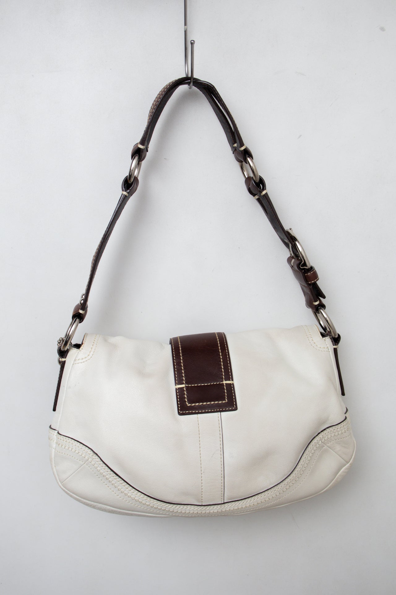 #179 Coach Shoulder Bag White | c. 200 | Size
