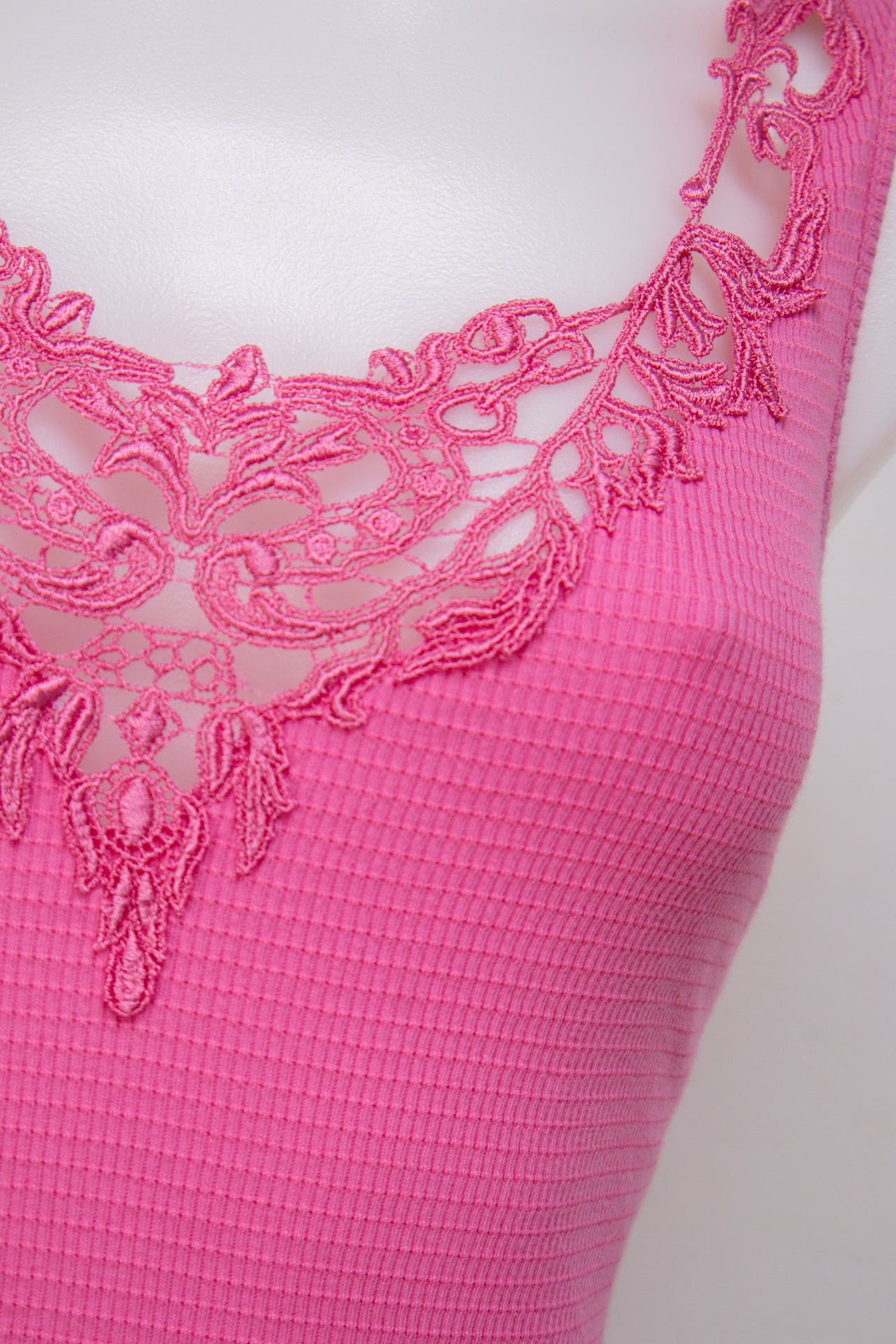 #069 Bisou Bisou By Michele Bohbot Tank Top Pink | c. 199 | Size 8