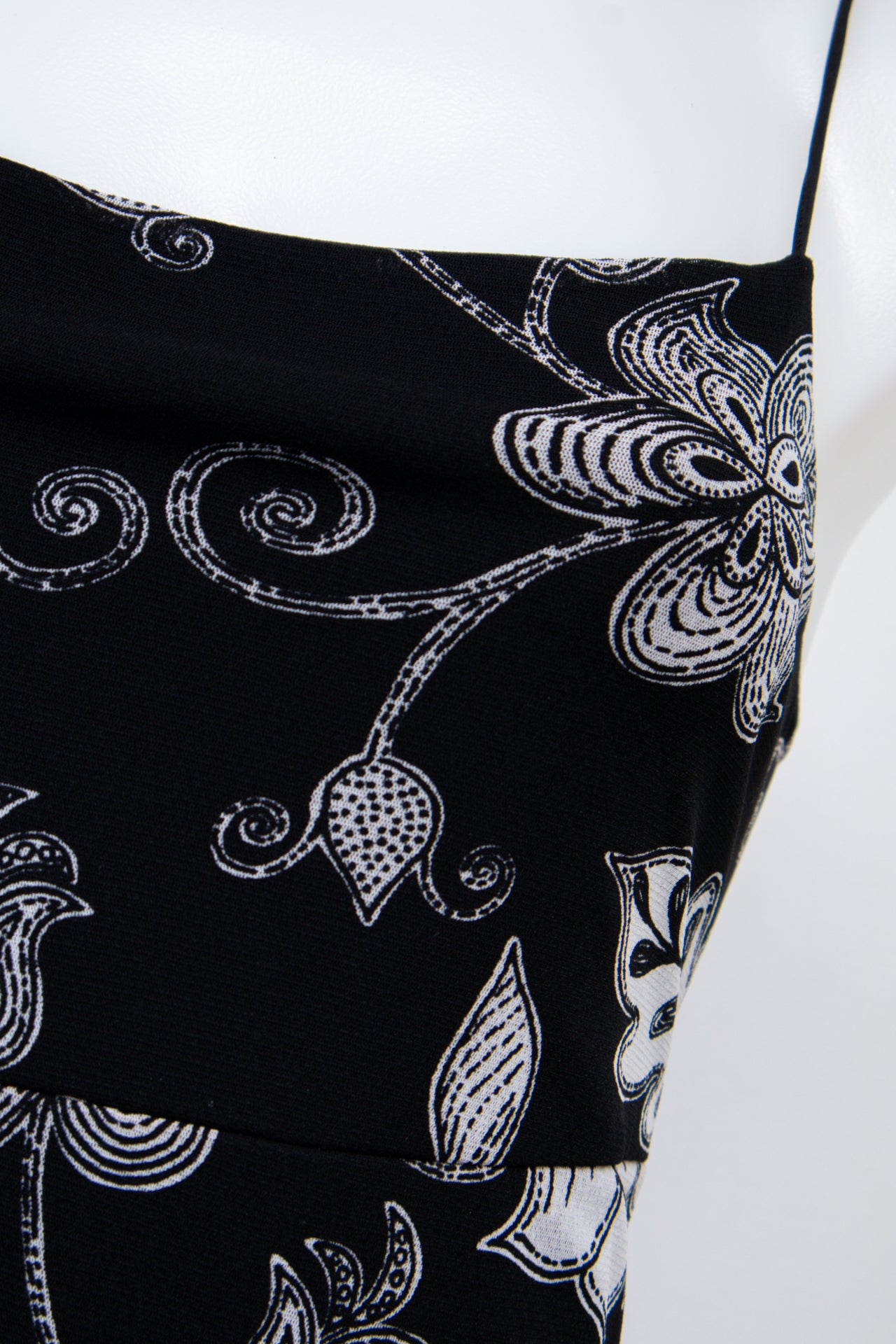 #122 The Limited Cami Top Black | c. 207 | Size 12