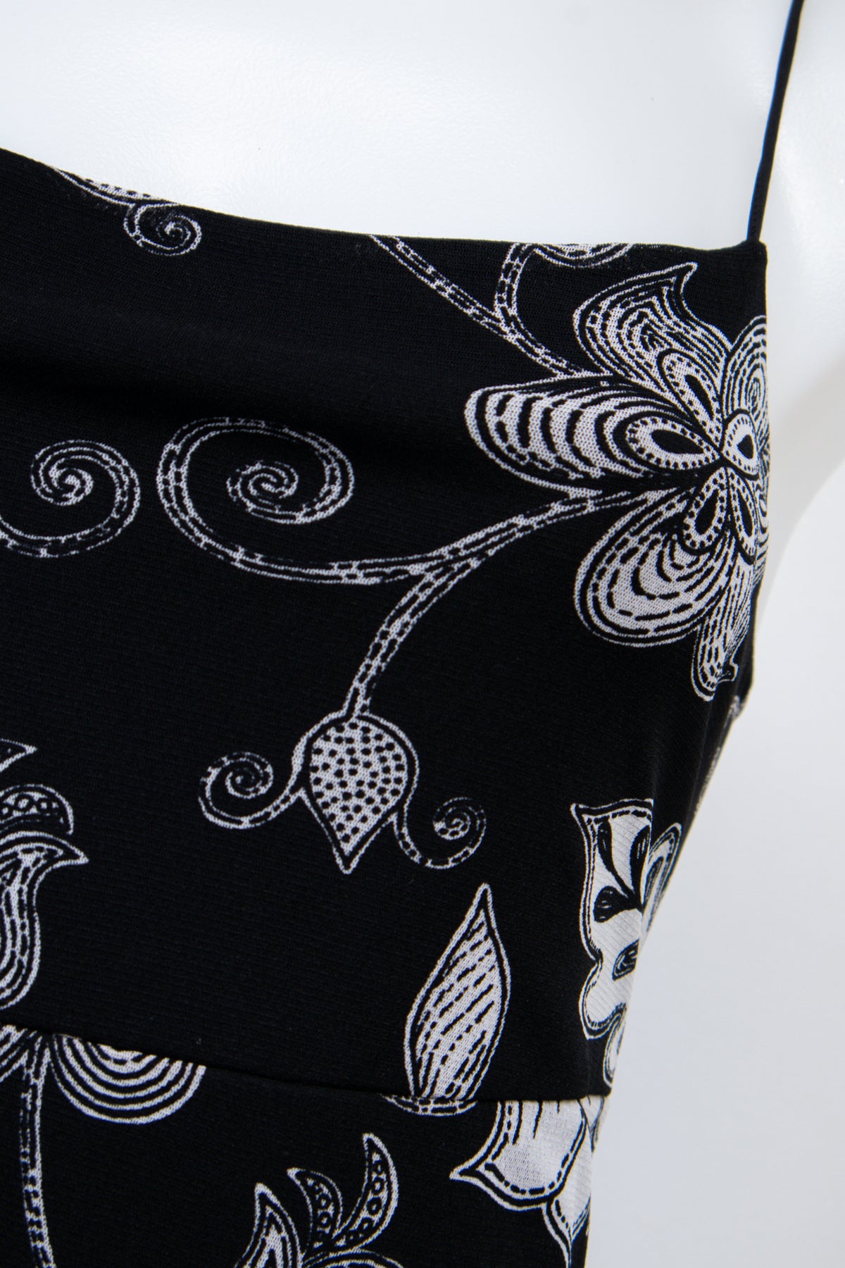 #122 The Limited Cami Top Black | c. 207 | Size 12