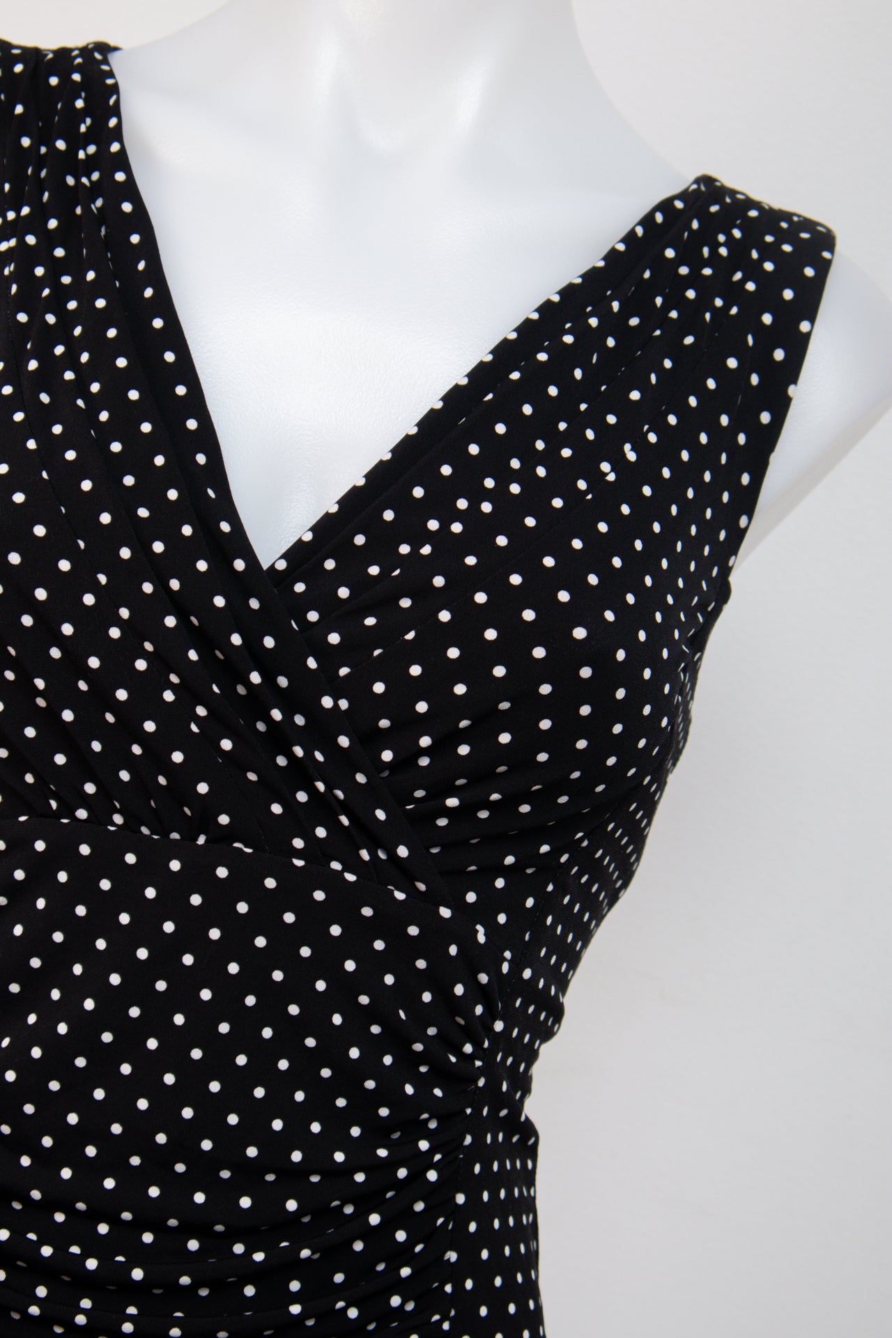 #124 White House Black Market Camisole Top Black | c. | Size 6