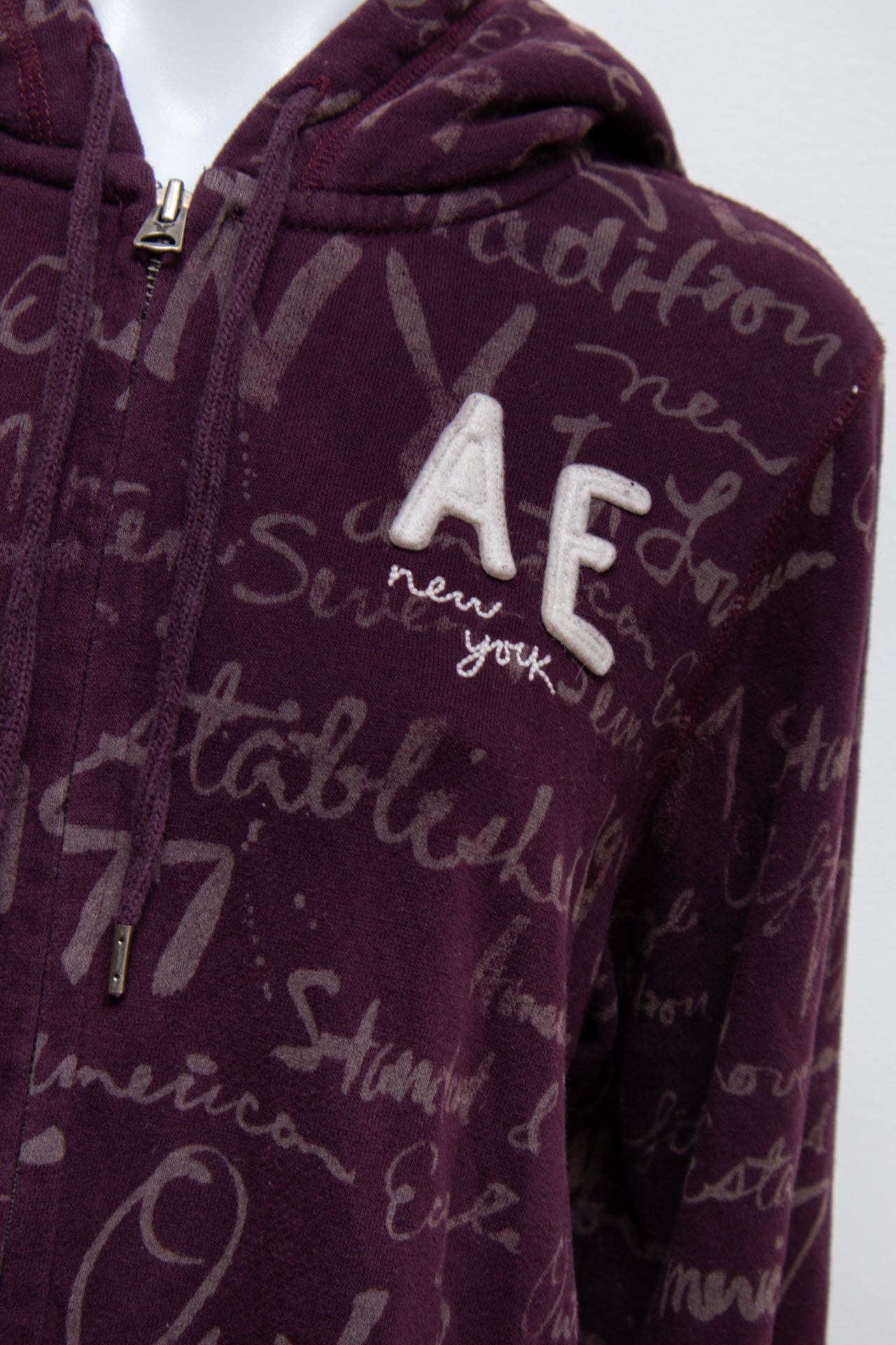 #87 American Eagle Outfitters T-shirt Purple | c. 192 | Size 10/12