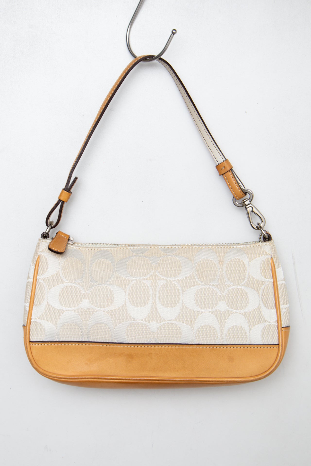 #185 Coach Shoulder Bag Beige | c. 202 | Size