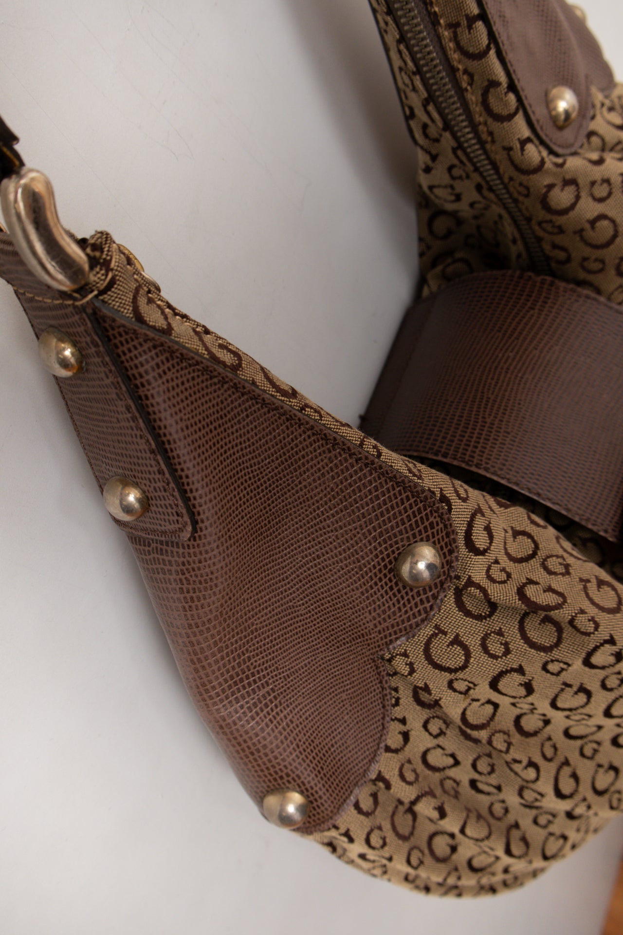 #202 Guess Shoulder Bag Brown | c. | Size