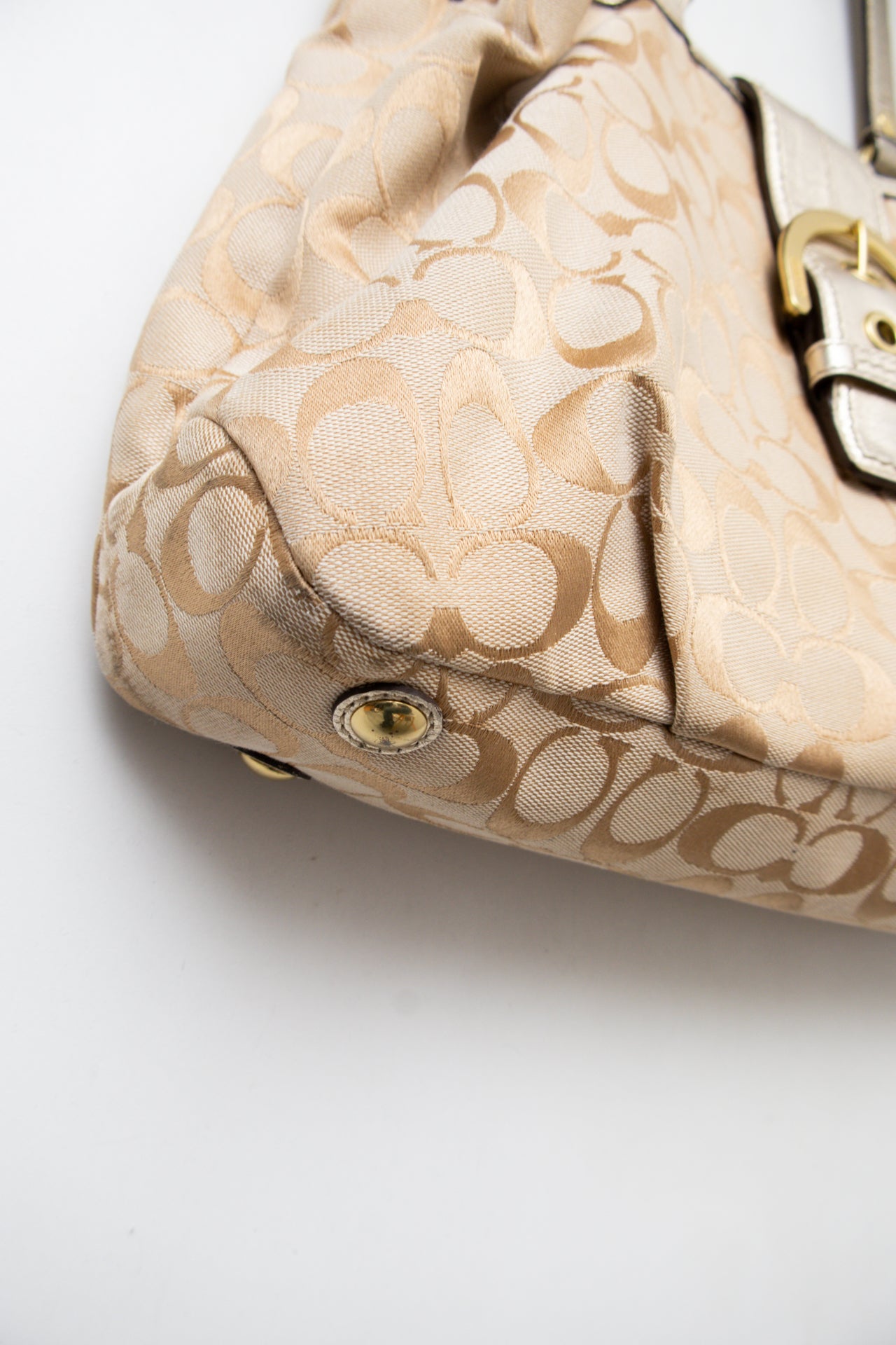 #188 Coach Shoulder Bag Beige | c. 200 | Size