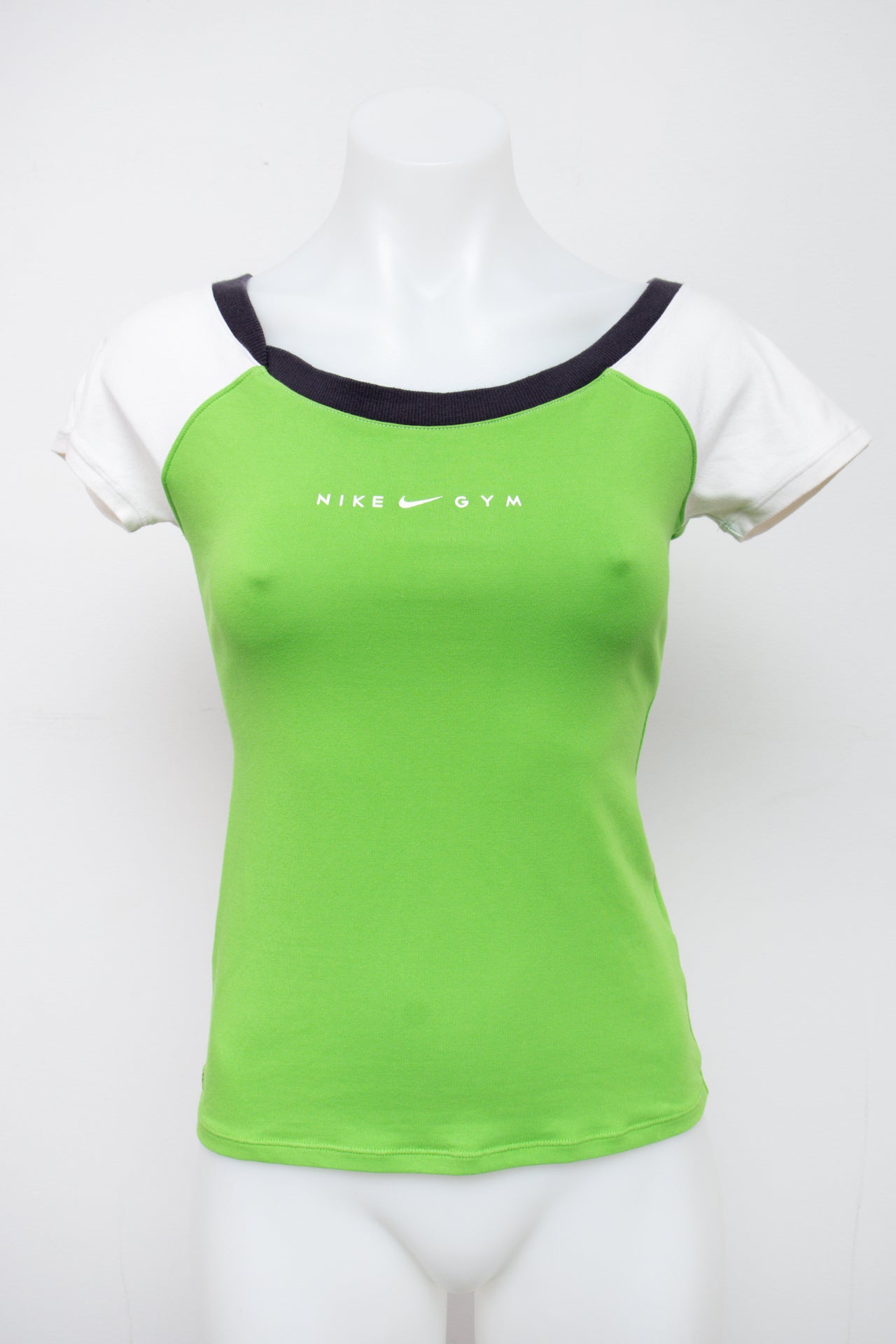 #98 Nike T-shirt Green | c. 196 | Size 8
