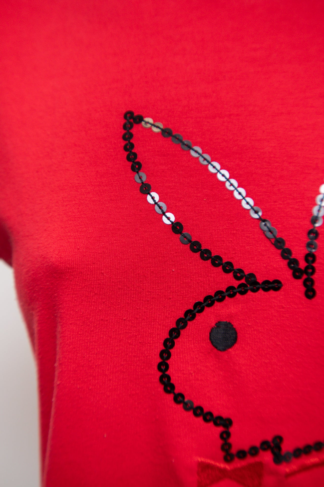 #09 Playboy T-shirt Red | c. 180 | Size 12
