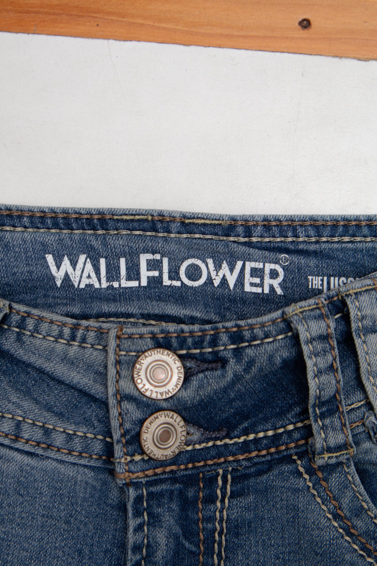 #050 Wallflower Jeans Blue | c. 206 | Size 6
