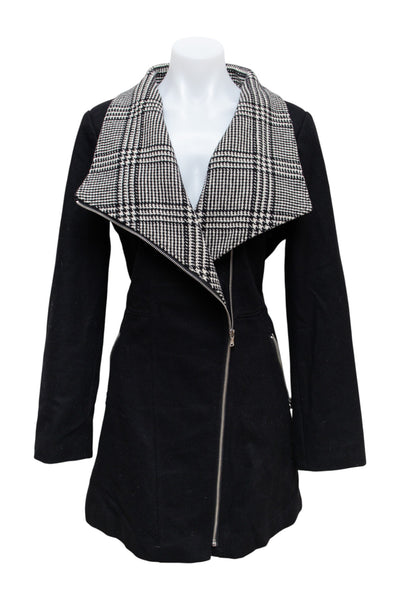 #124 Guess Jacket Black | c. 192 | Size 10