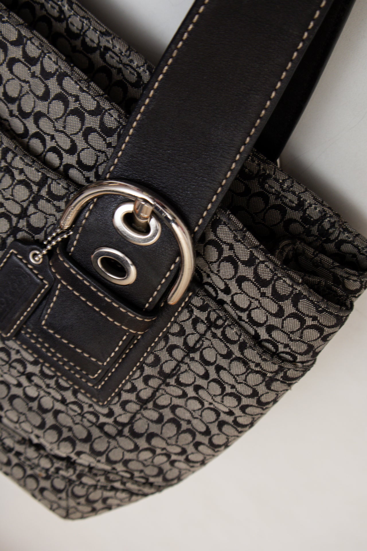 #207 Coach Shoulder Bag Black | c. 194 | Size