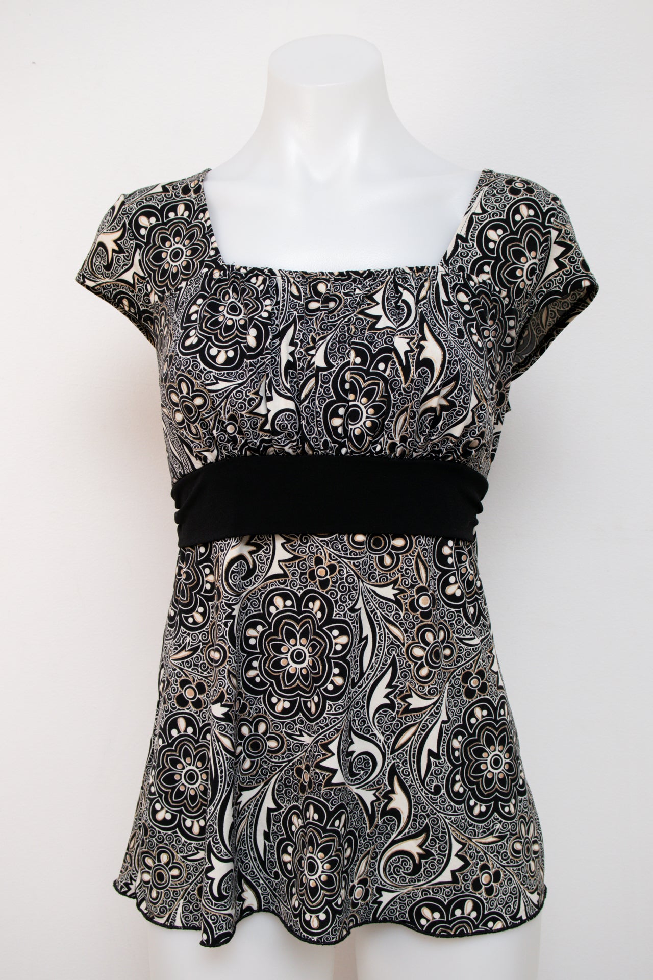 #026 Iz California Camisole Top Black | c. | Size 12