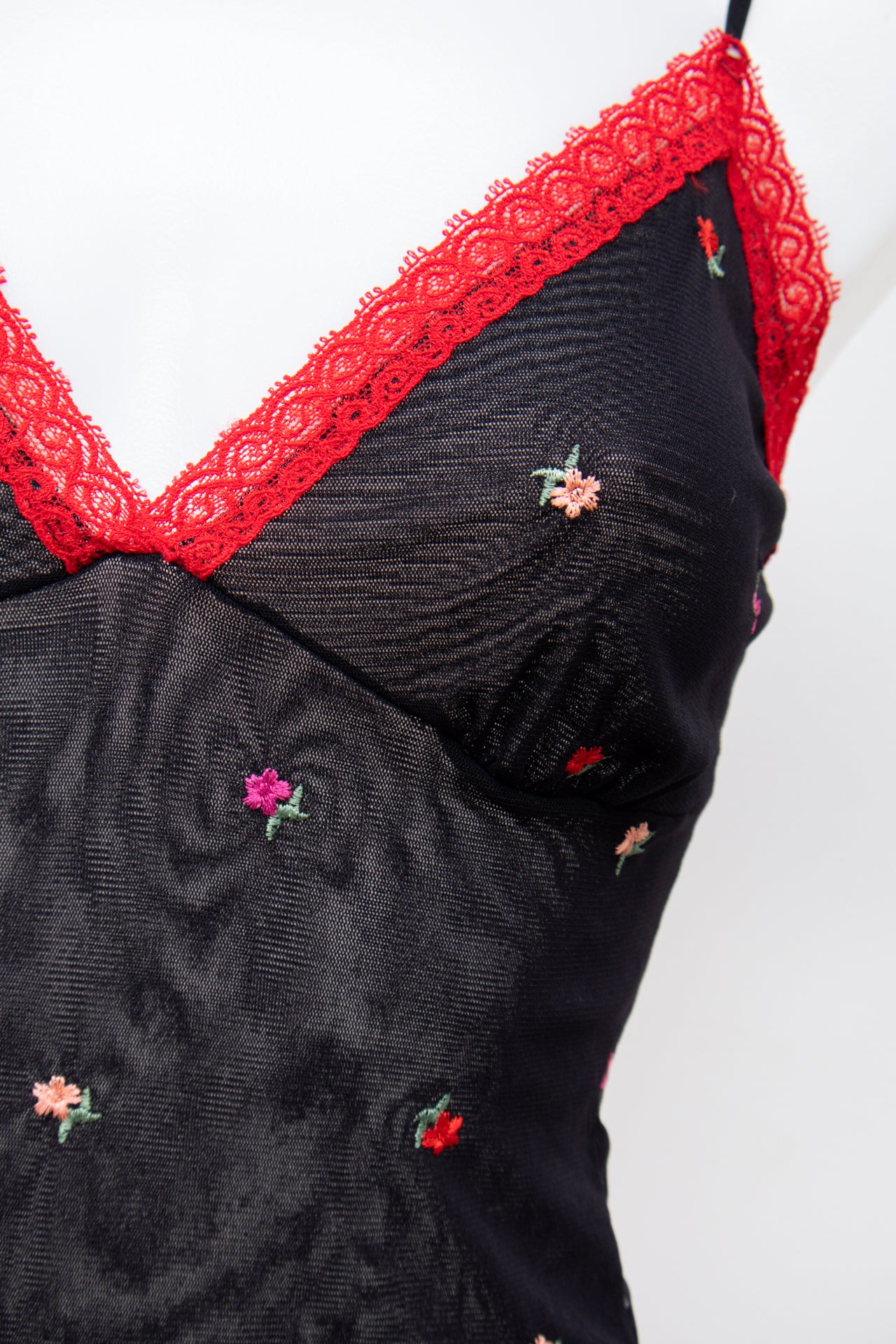 #43 Me Camisole Top Black | c. 198 | Size 8