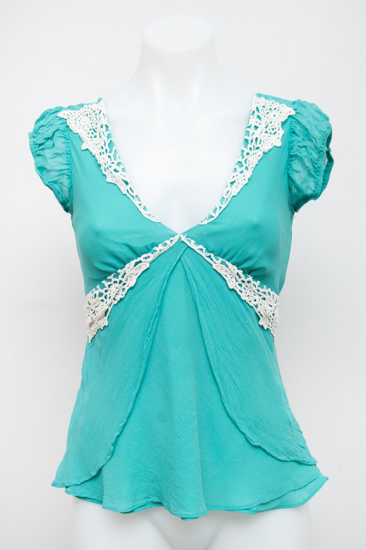 #84 Luxe Arden B. Camisole Top Green | c. 197 | Size 6