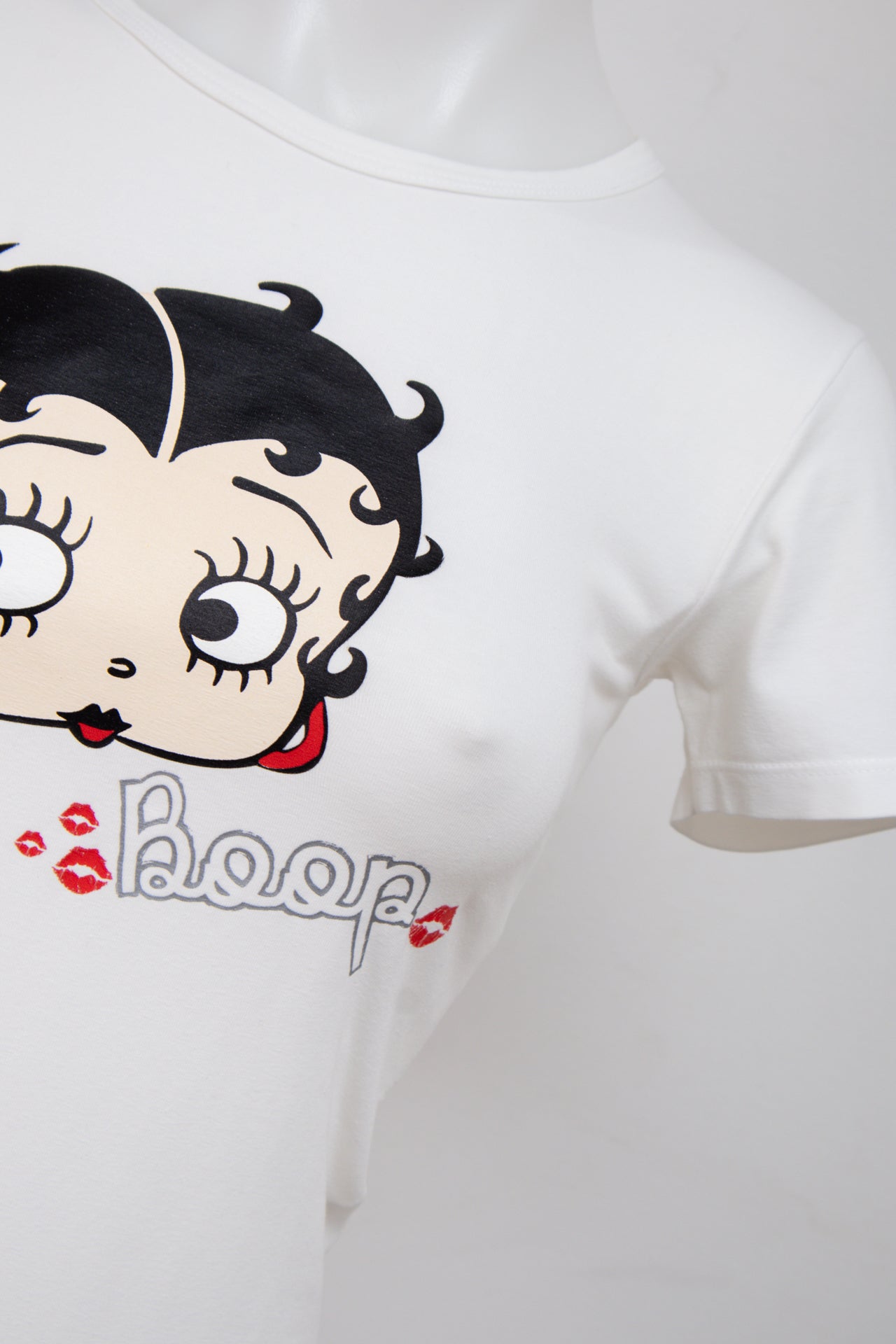 #043 Radio Days T-shirt White | c. 201 | Size 8