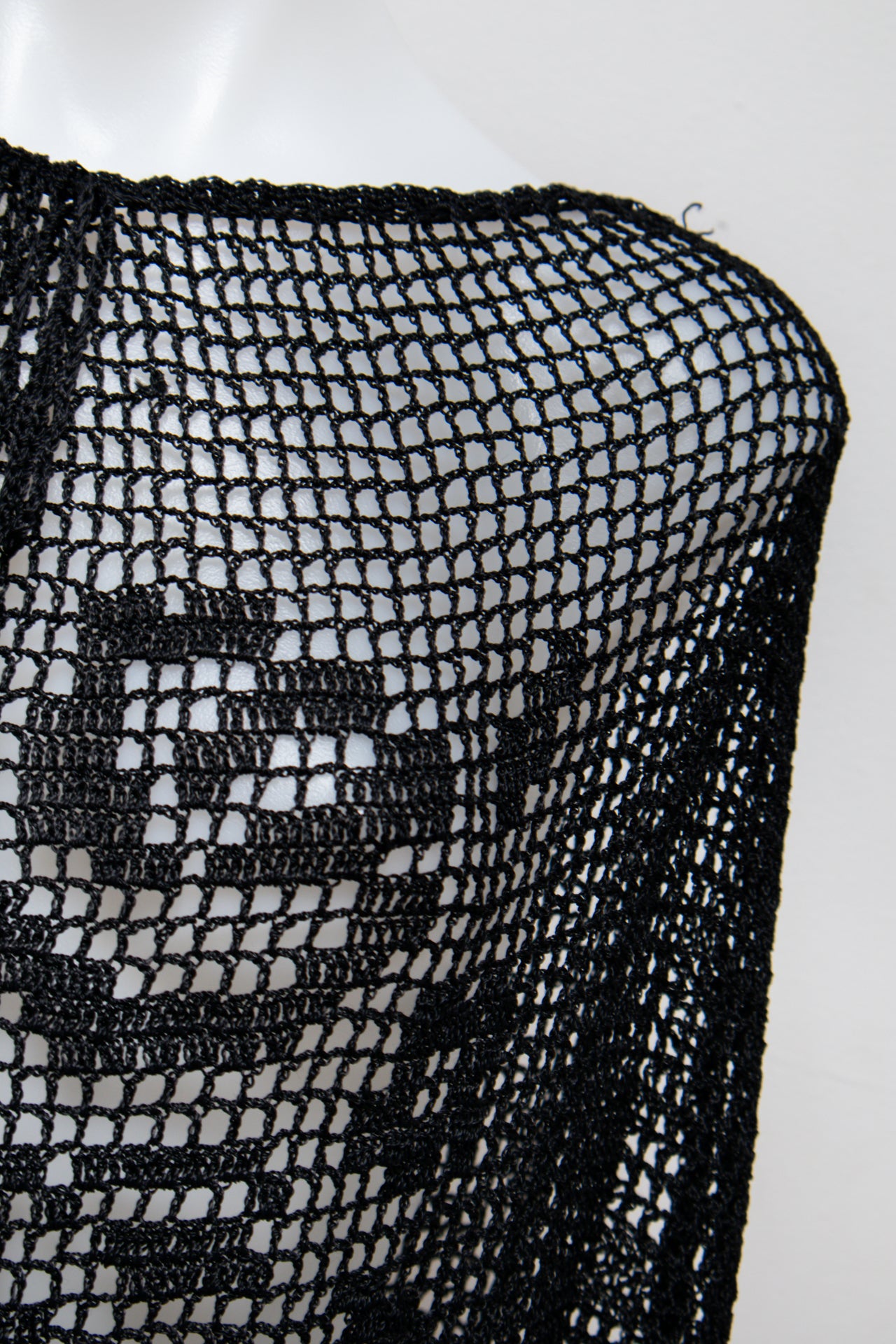 #206 No Boundaries Top Black | c. 192 | Size