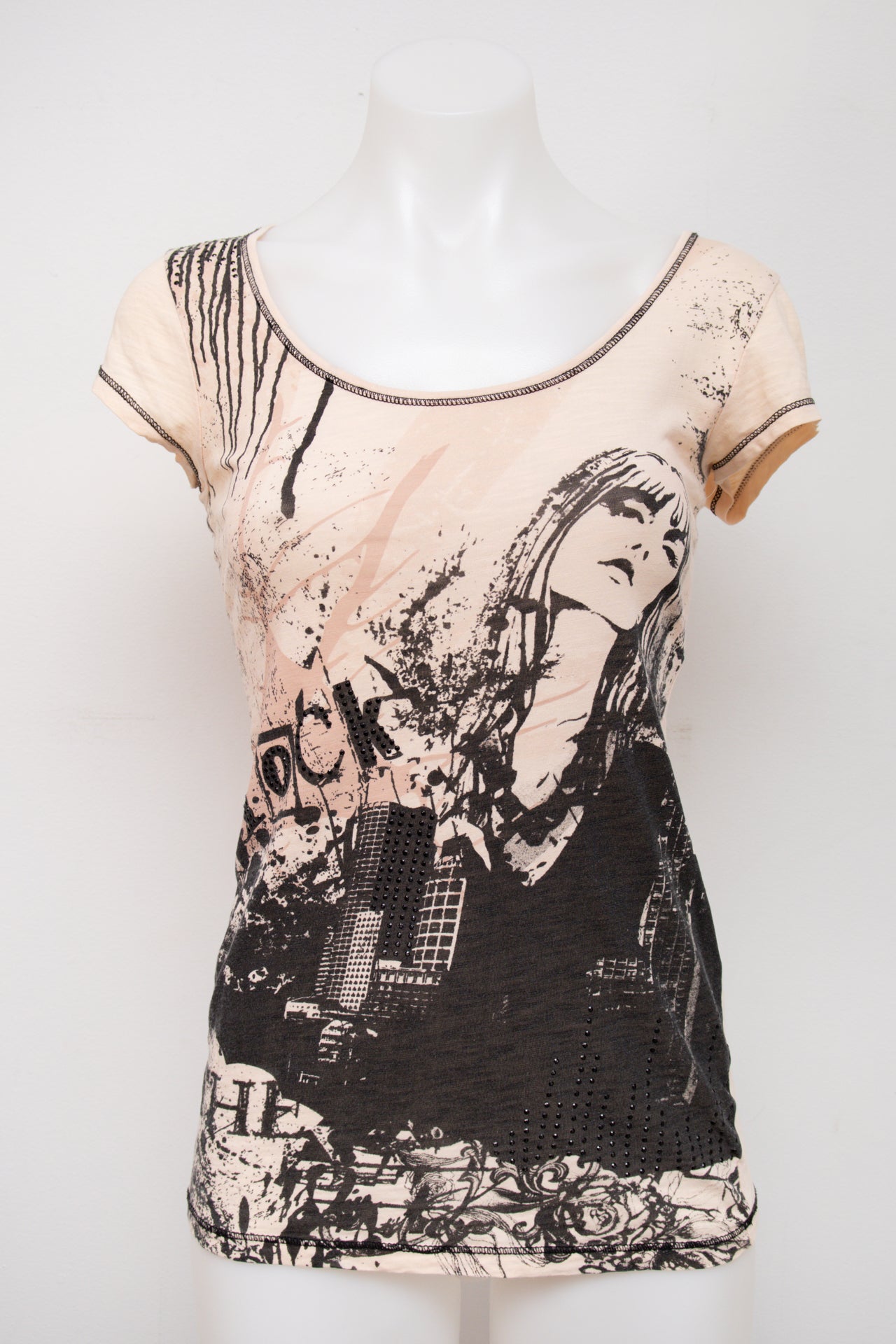 #63 Only T-shirt Beige | c. 195 | Size 8