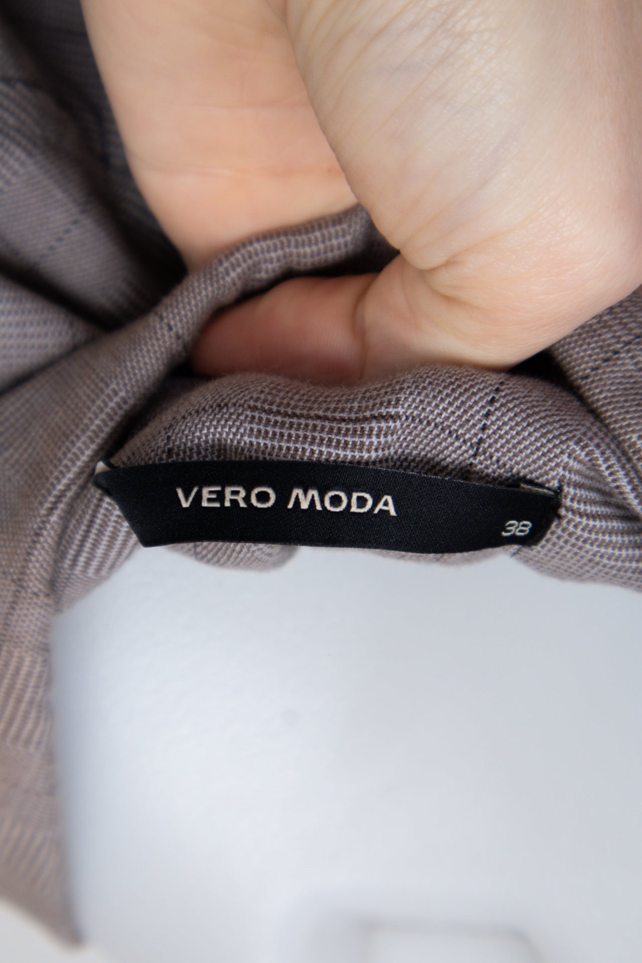 #099 Vero Moda Camisole Top Gray | c. 200 | Size 8