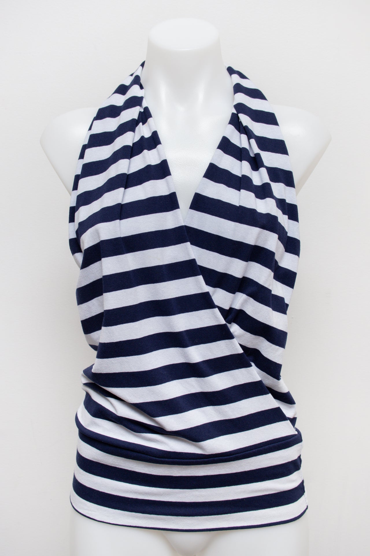 #102 Halter Top Navy | c. 185 | Size 8