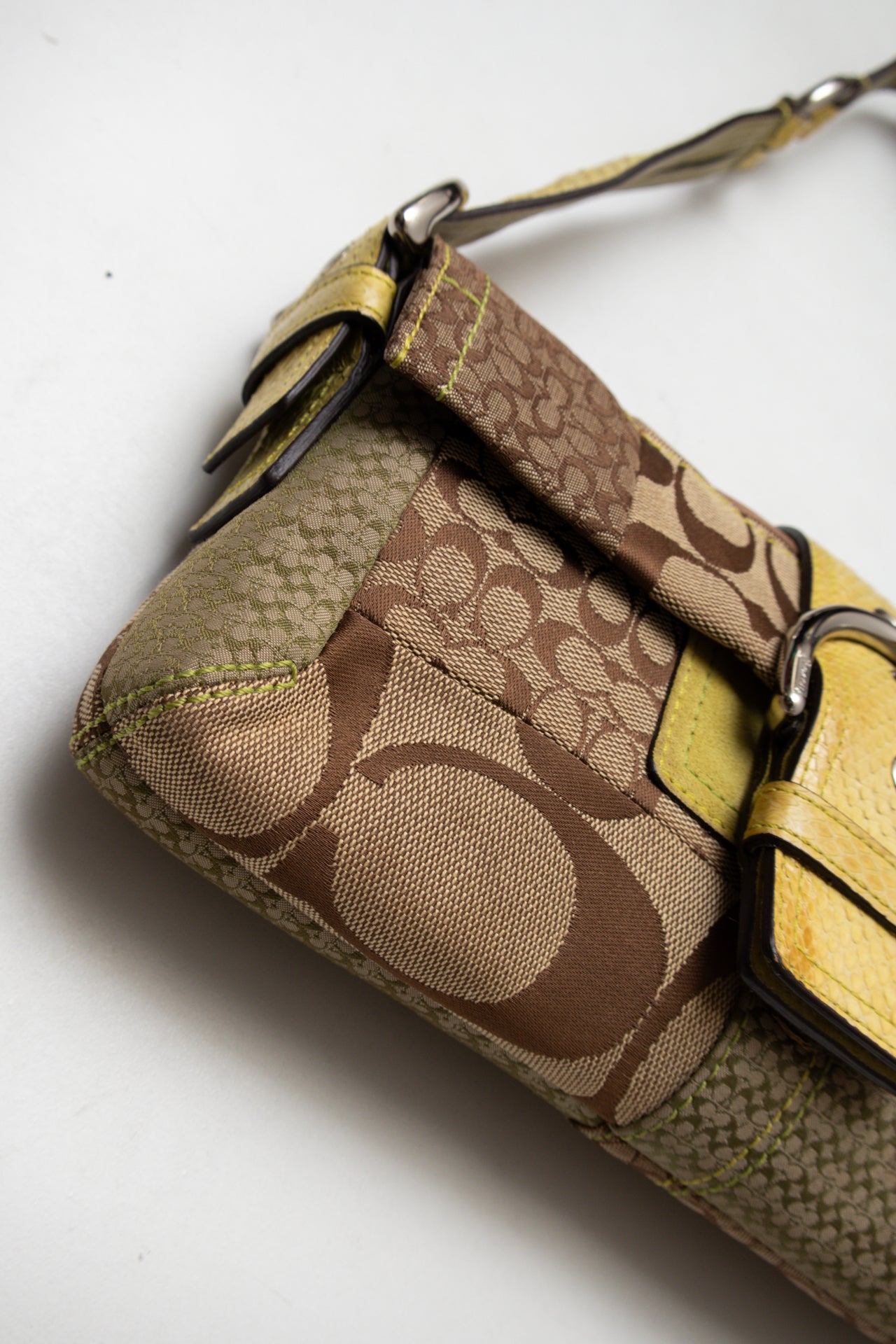 #185 Coach Flat Soho Bag Brown | c. 196 | Size
