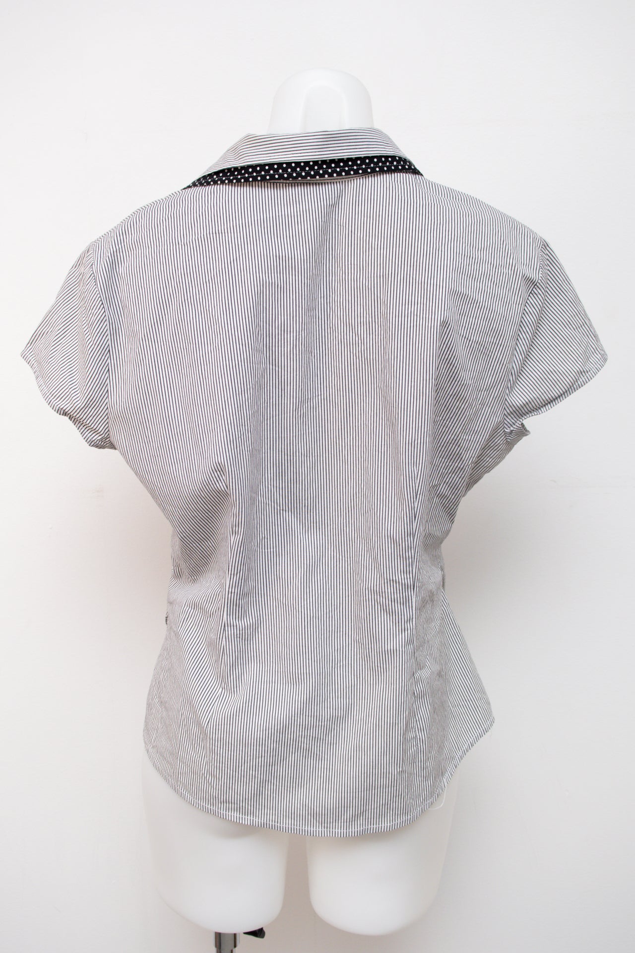 #062 New York & Company T-shirt White | c. | Size 12