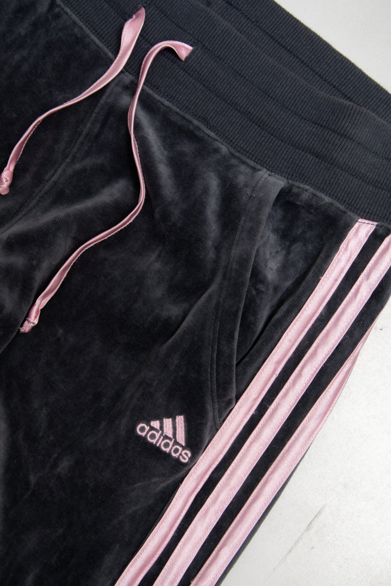 #76 Adidas Pants Black | c. 188 | Size 8