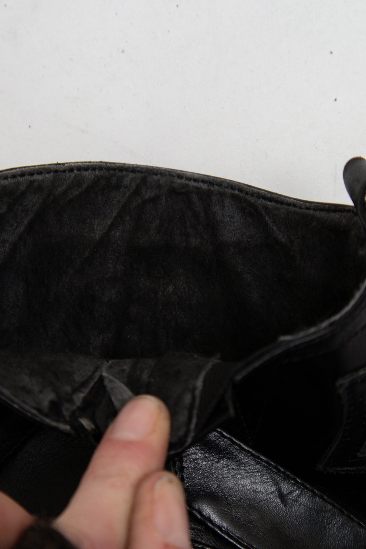 #197 Shoulder Bag Black | c. 203 | Size 6