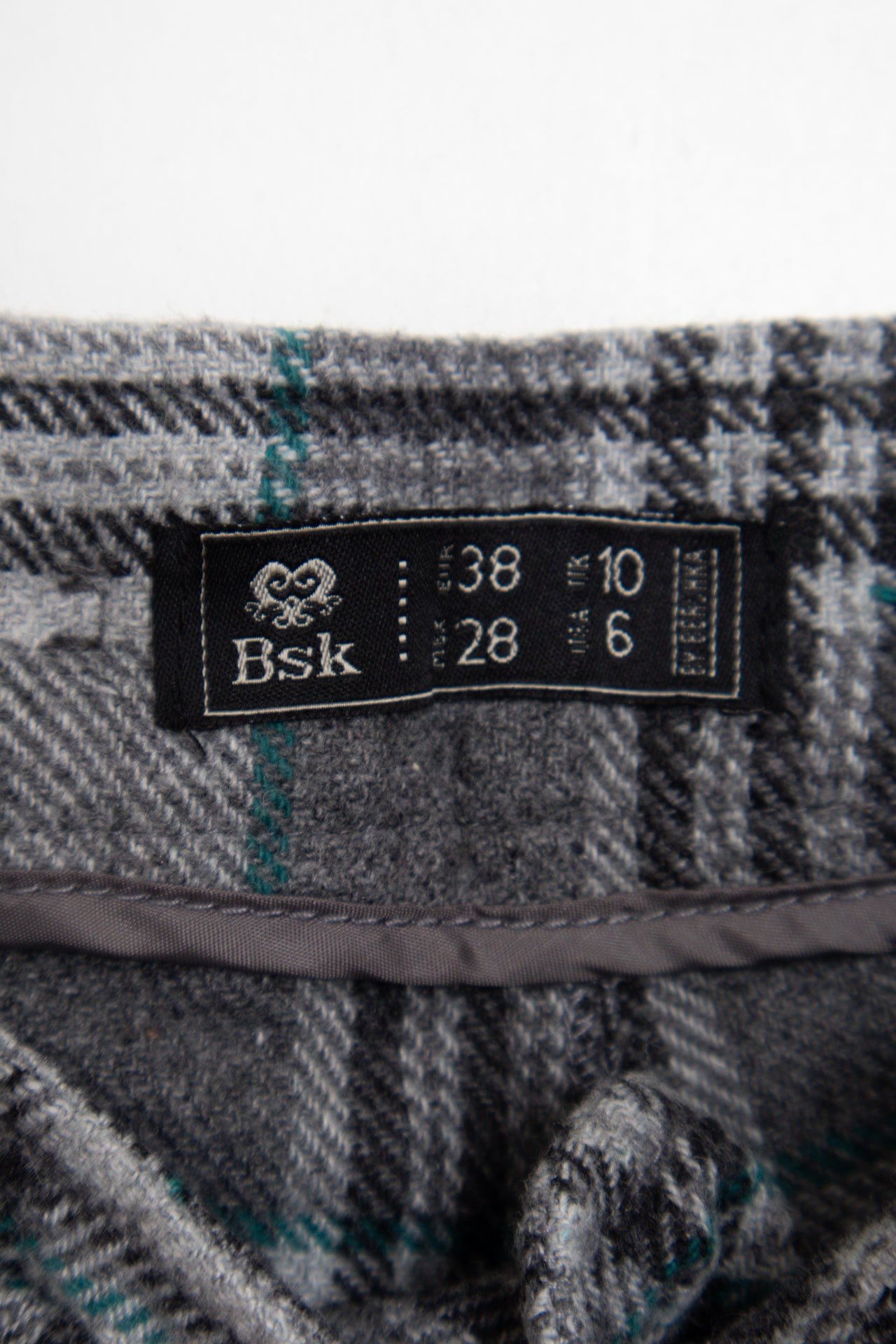 #8 Bsk Shorts Gray | c. 188 | Size 8