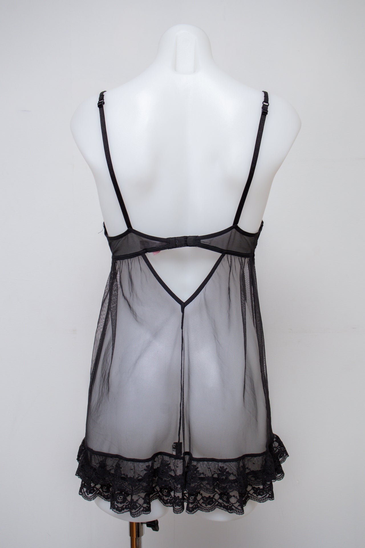 #105 Victoria's Secret Cami Black | c. 210 | Size 8