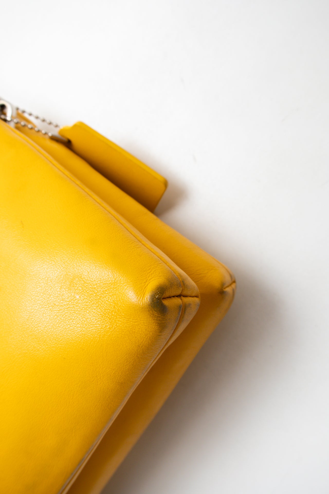 #187 Coach Shoulder Bag Yellow | c. 197 | Size