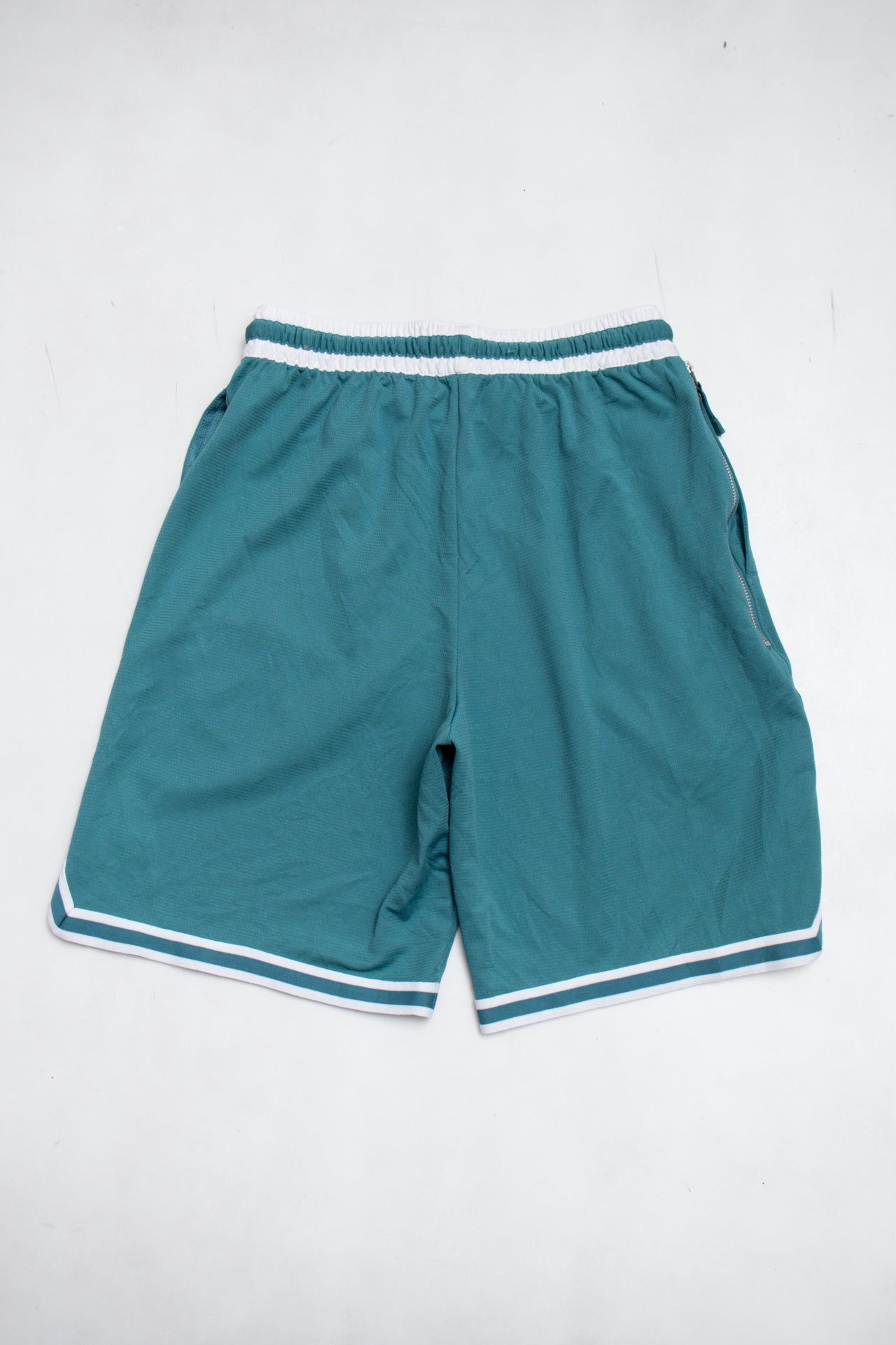 #120 Nike Shorts Green | c. 196 | Size 6/8