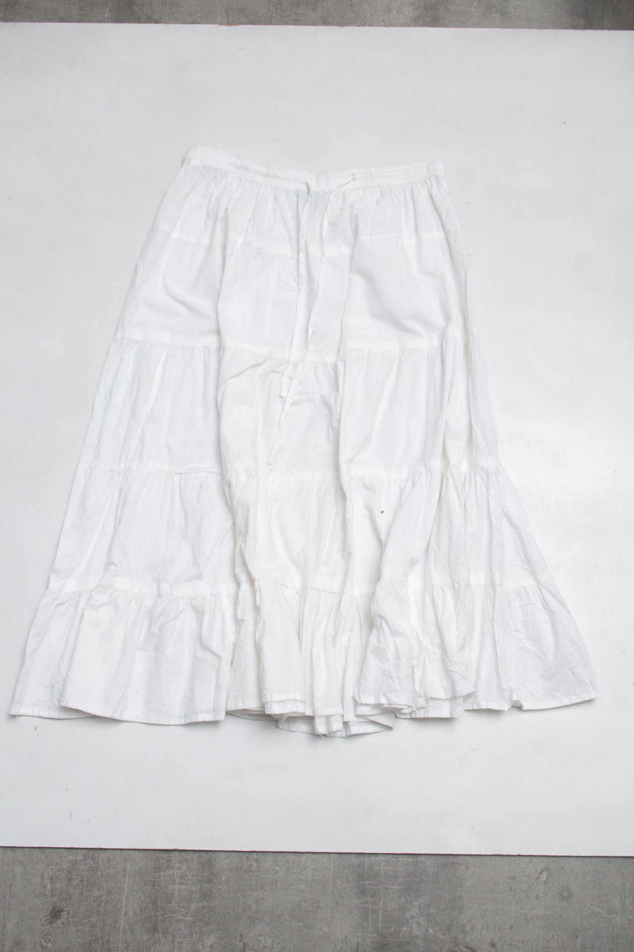 #115 Uniti Casuals Skirt White | c. 200 | Size 12/14