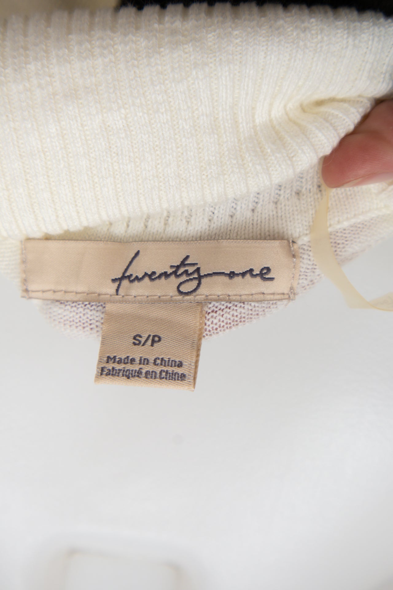 #135 Twenty One Camisole Top White | c. 194 | Size 8