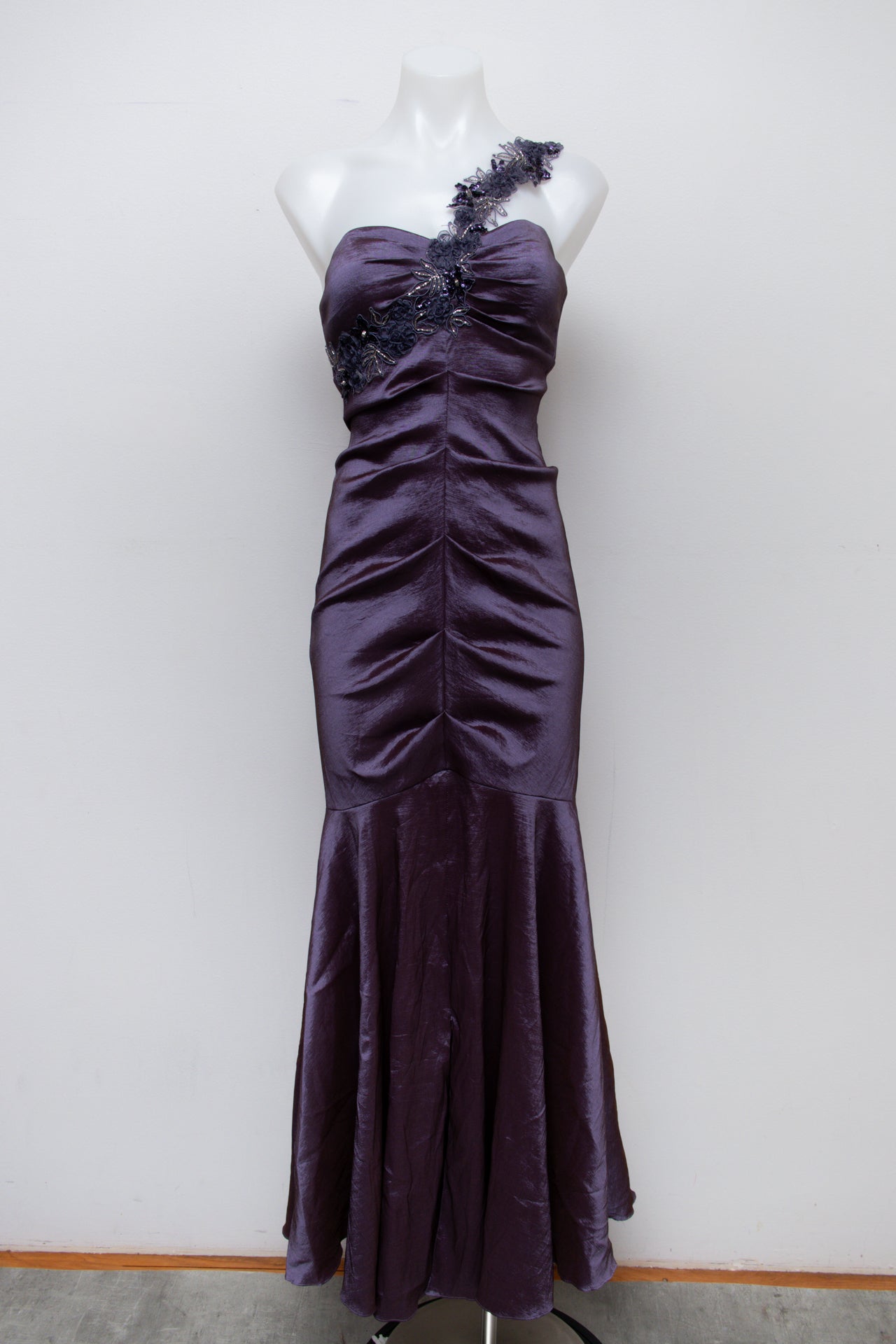 #142 Xscape By Joanna Chen Skirt Purple | c. 192 | Size 6