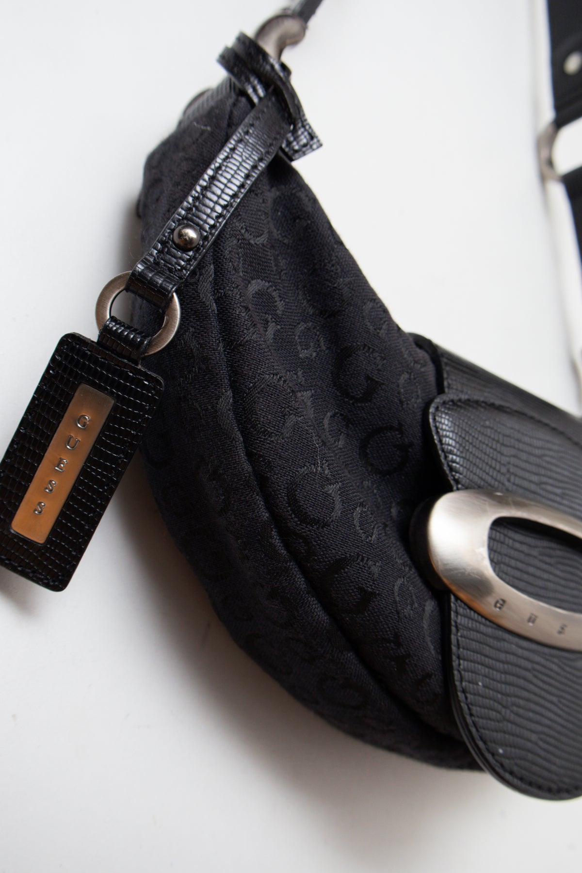 #129 Guess Bag Black | c. 209 | Size
