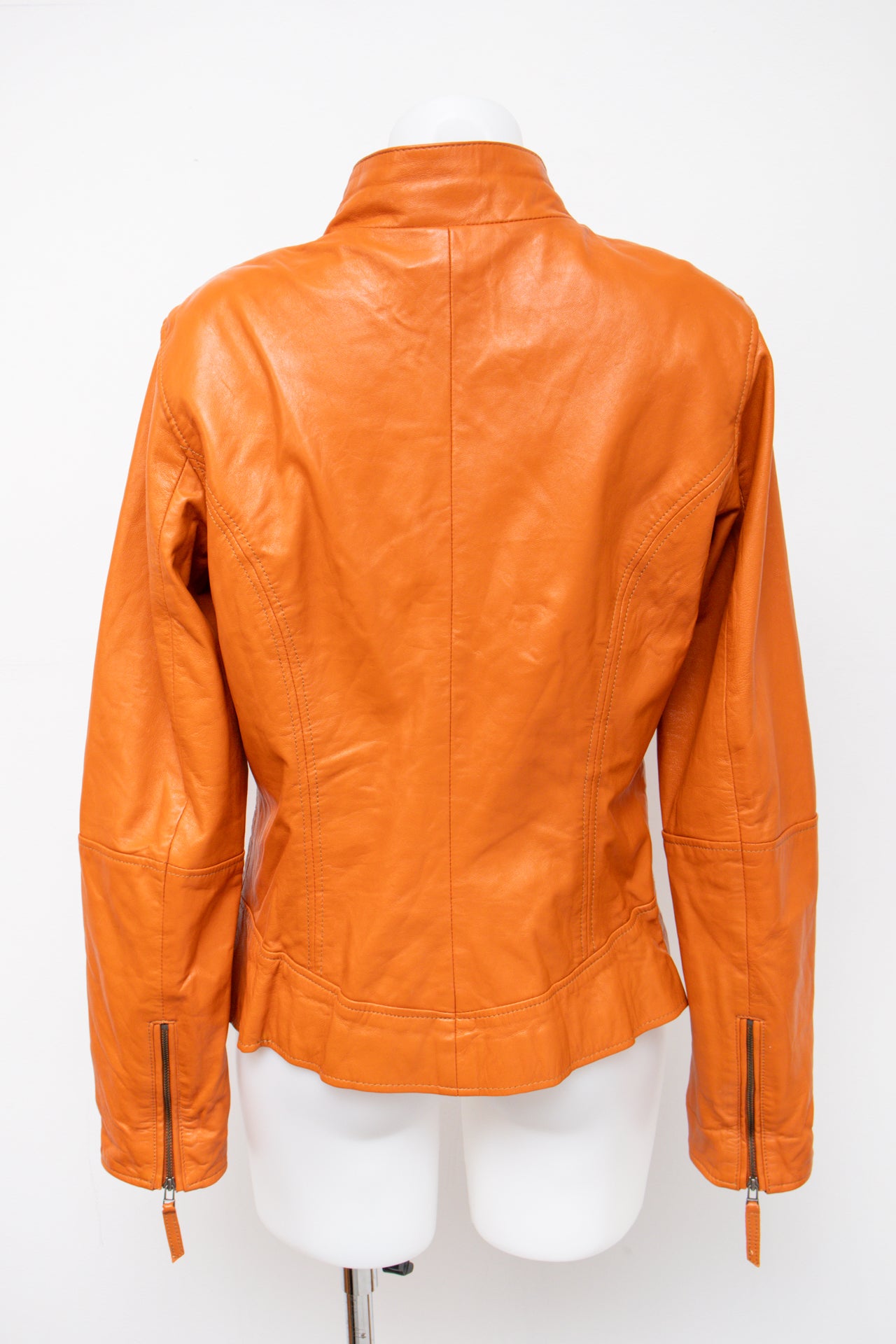 #100 Danier Pants Orange | c. 195 | Size 10/12