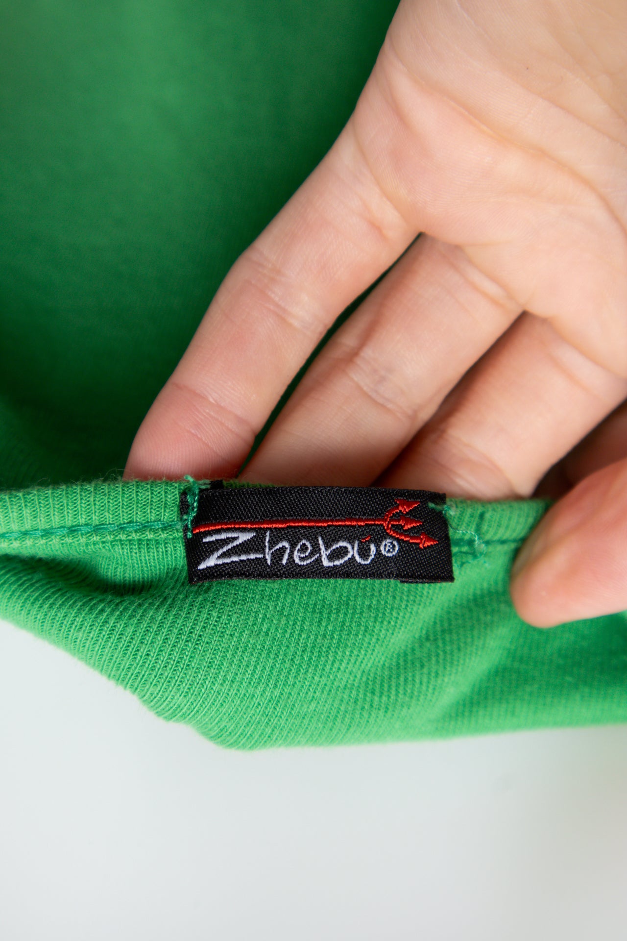 #93 Zhebou Cami Top Green | c. 188 | Size 8