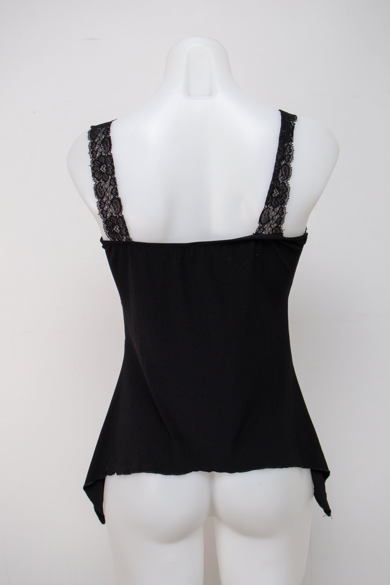 #022 Kiwi Camisole Top Black | c. 199 | Size 8